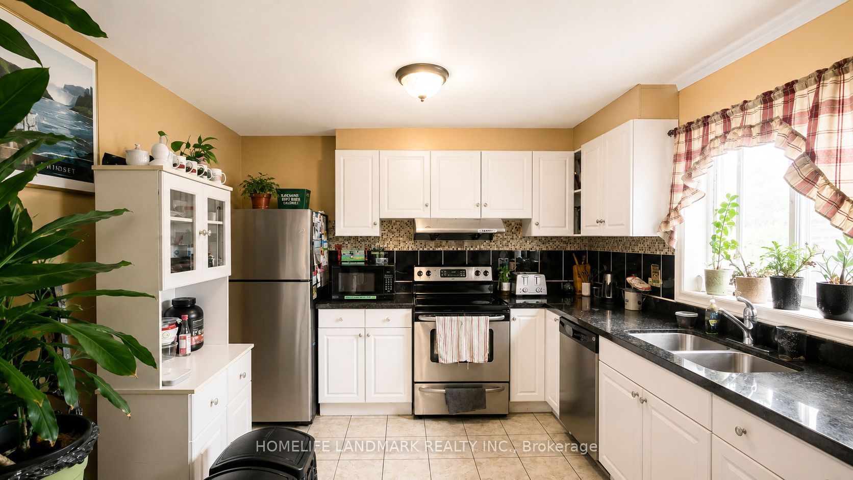 3226 Eglinton Avenue E Property Photo 23
