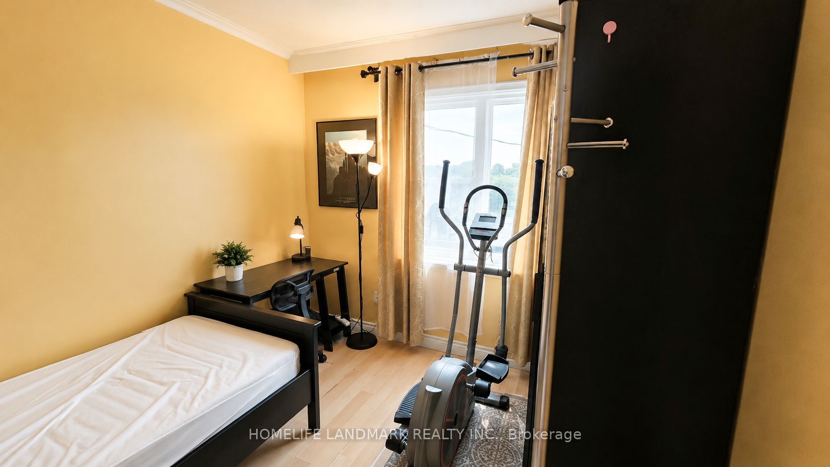 3226 Eglinton Avenue E Property Photo 26