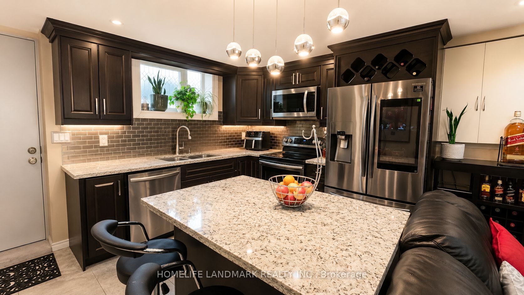 3226 Eglinton Avenue E Property Photo 27