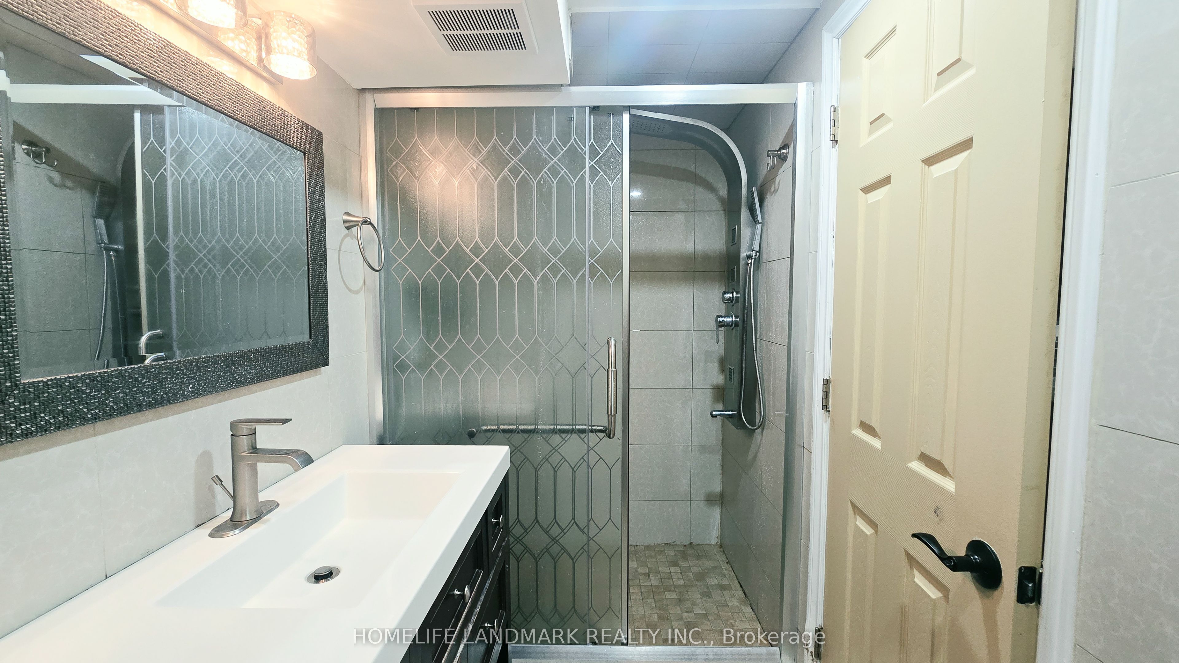 3226 Eglinton Avenue E Property Photo 41