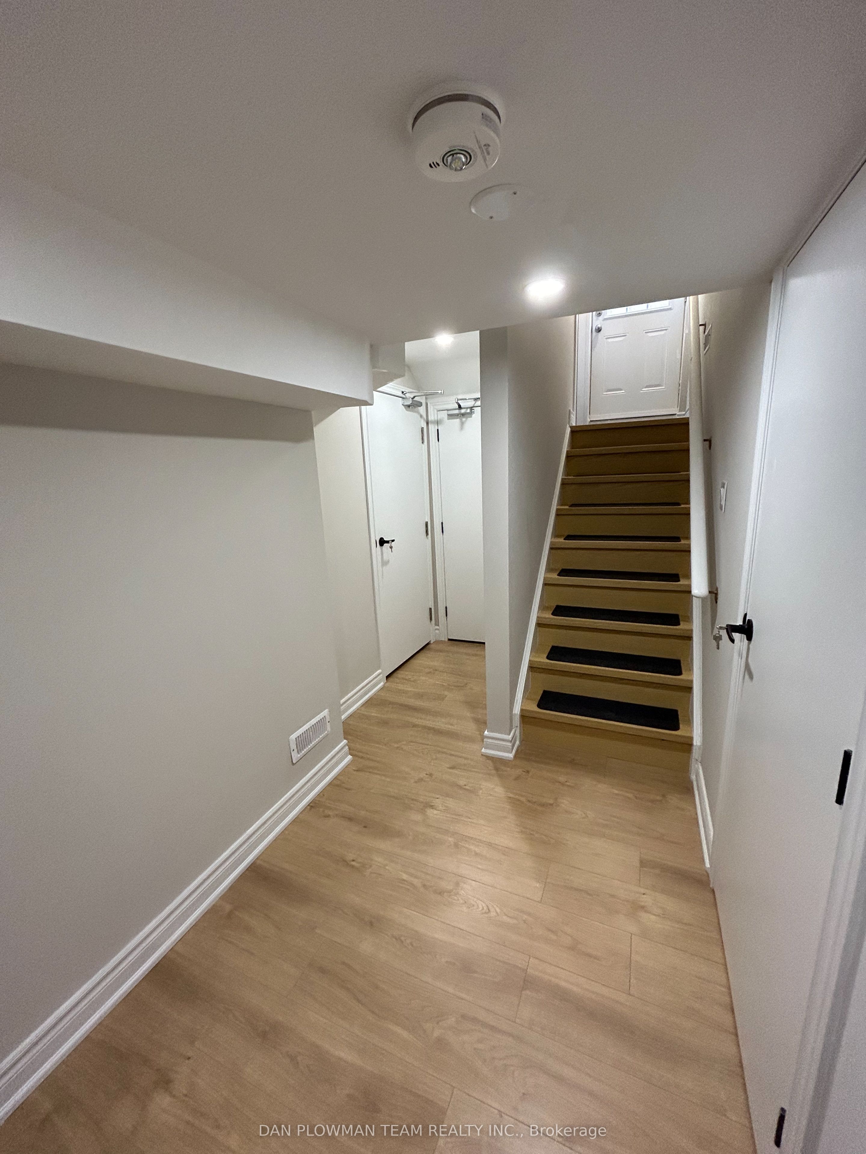 25 Roma Drive Bsmt Property Photo 6