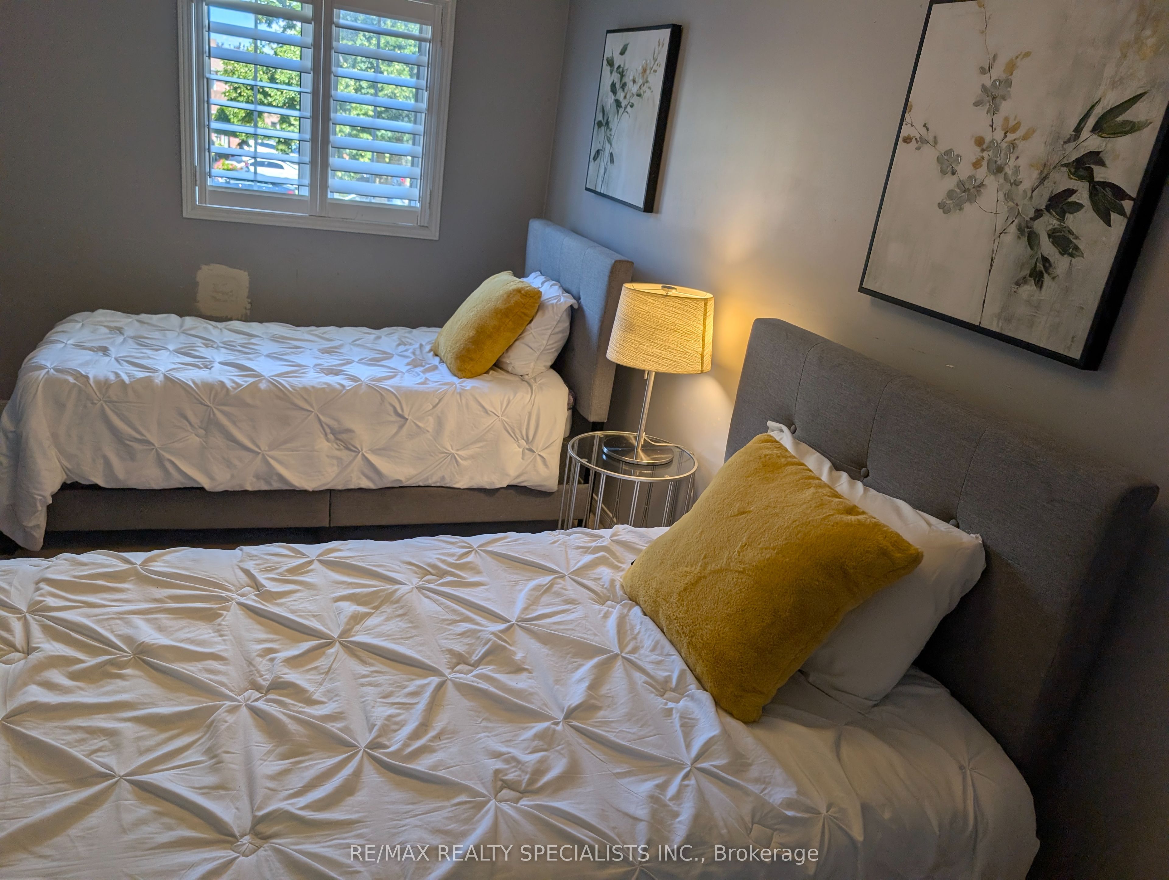 20 Thorp Crescent Property Photo 4