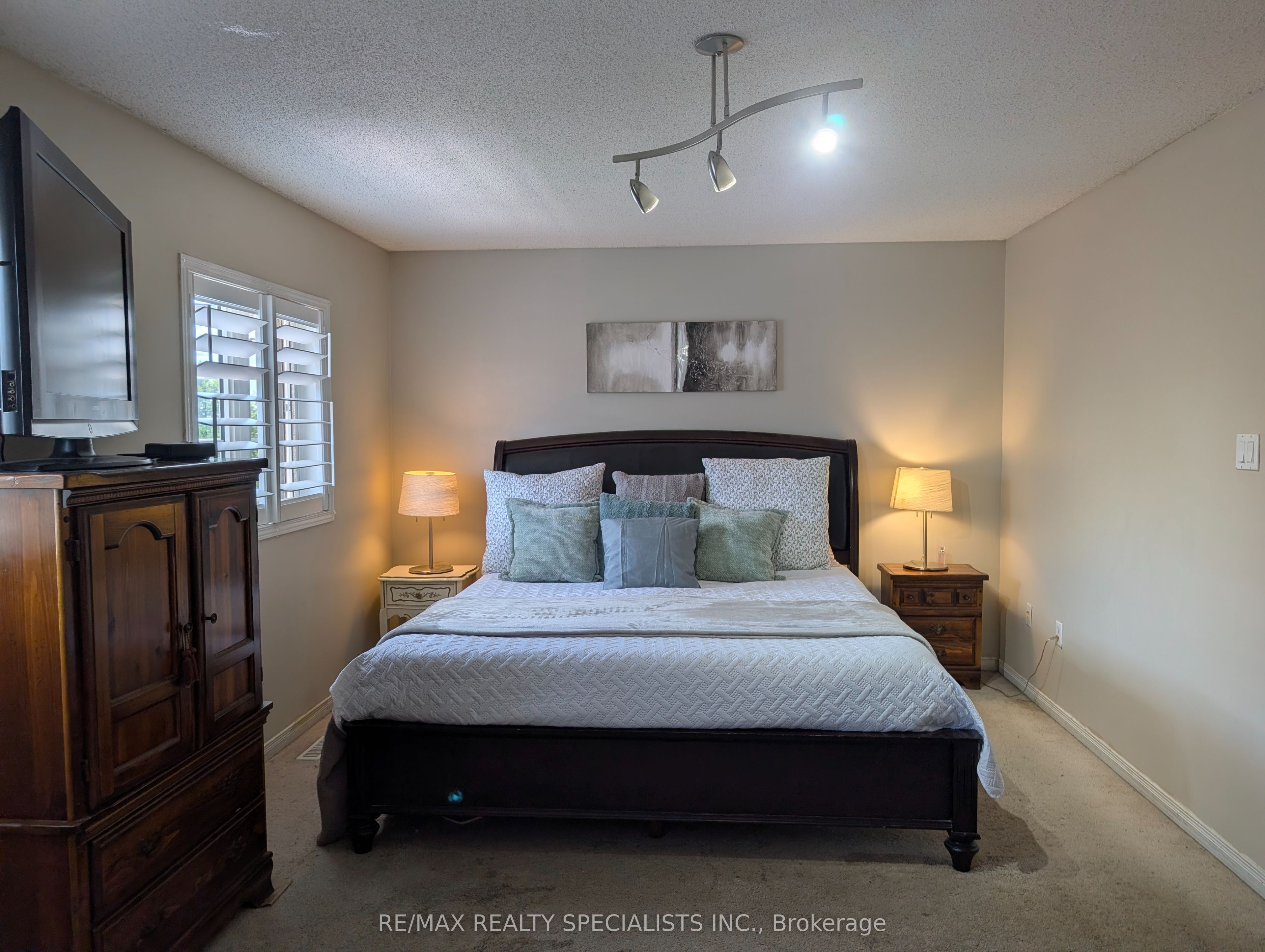 20 Thorp Crescent Property Photo 10