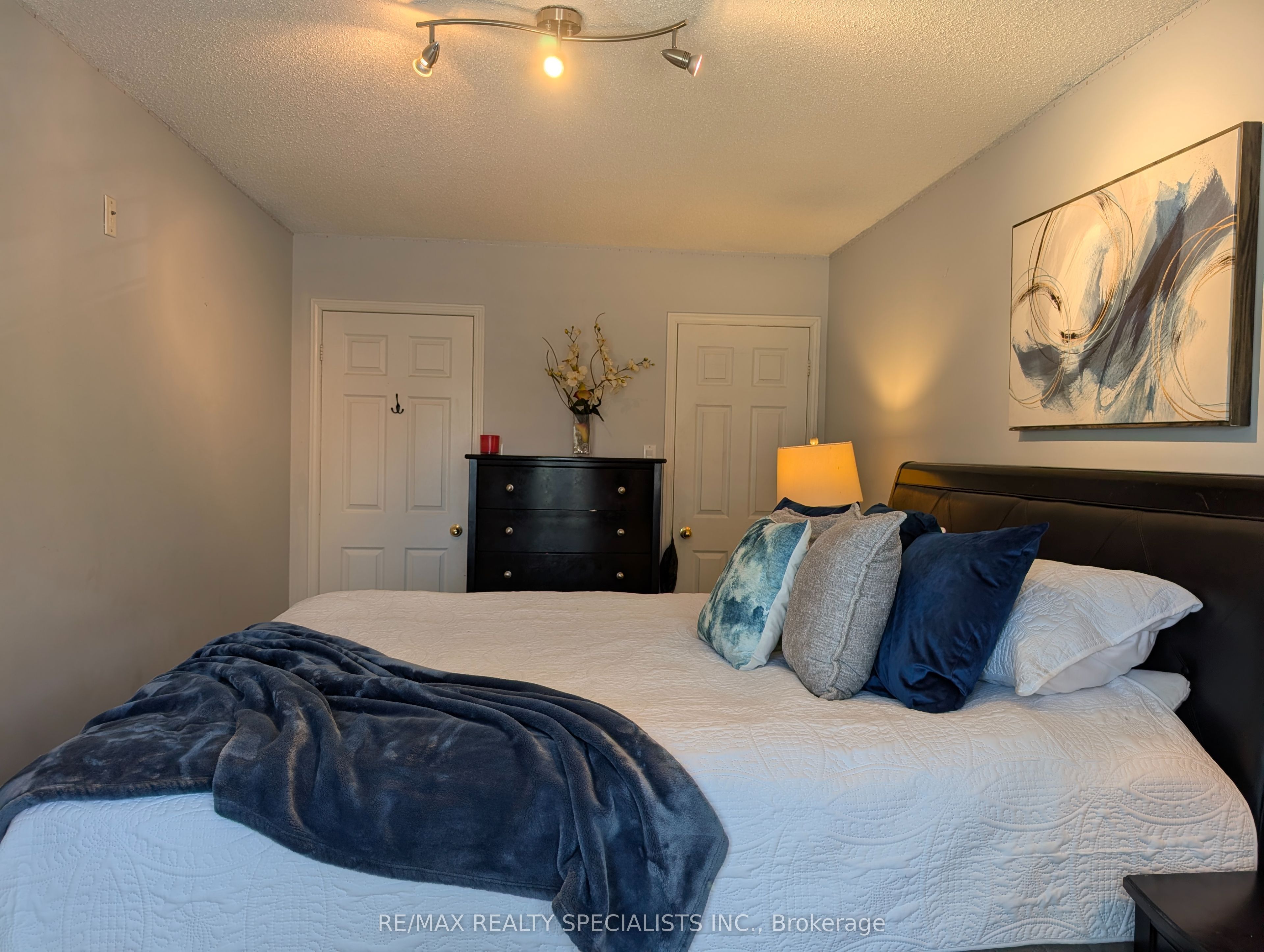 20 Thorp Crescent Property Photo 16