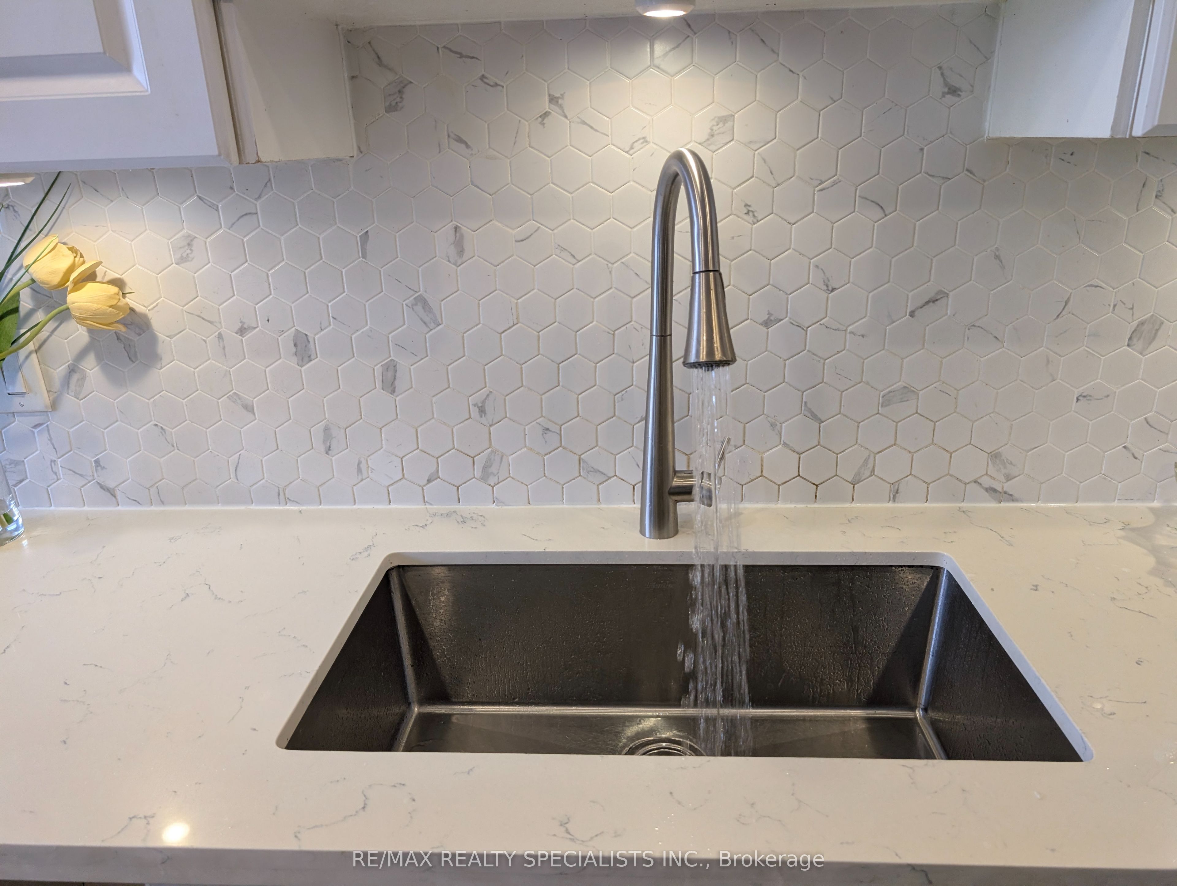 20 Thorp Crescent Property Photo 28