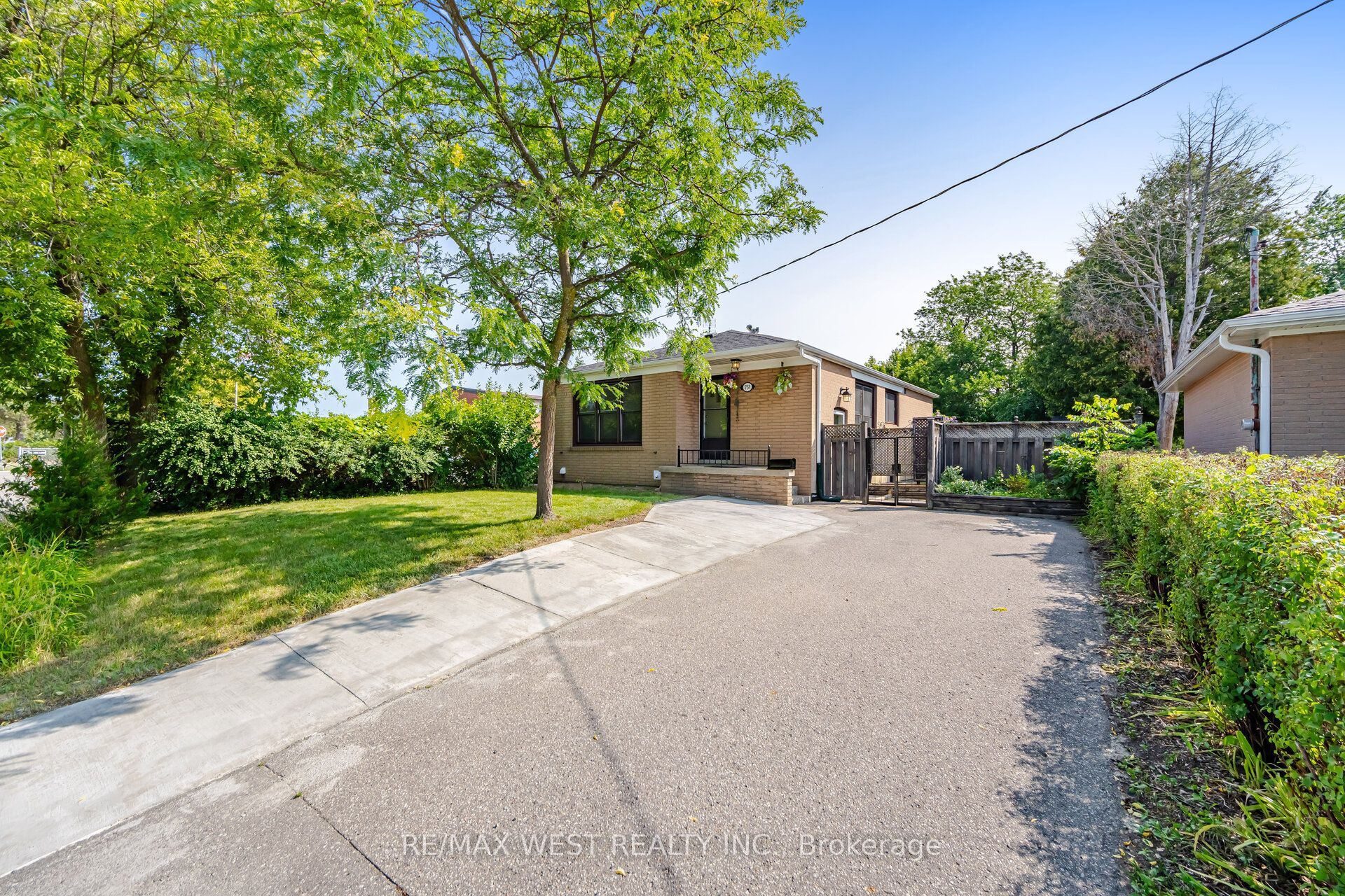 751 Meadowvale Road Property Photo 2