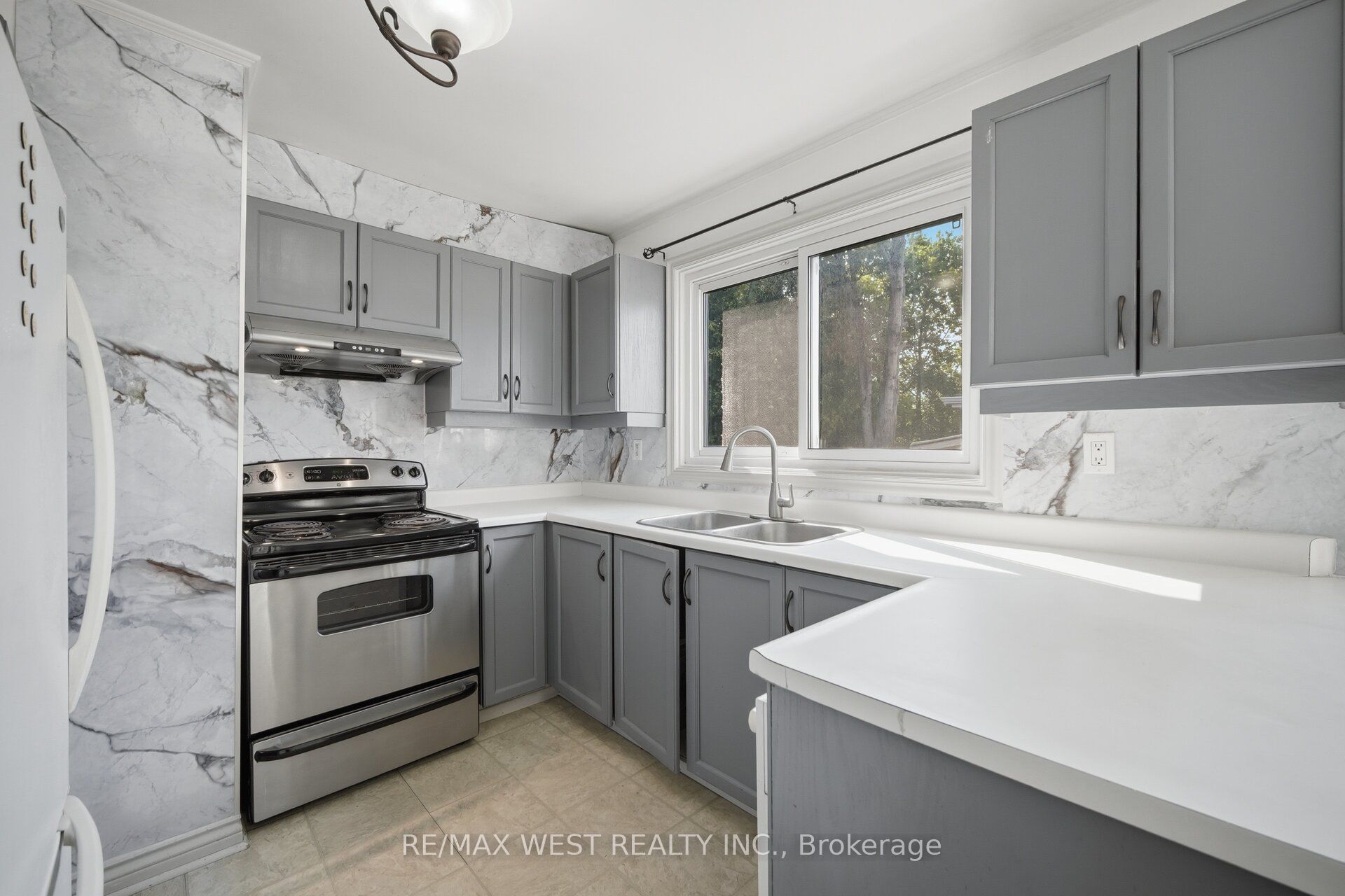 751 Meadowvale Road Property Photo 8