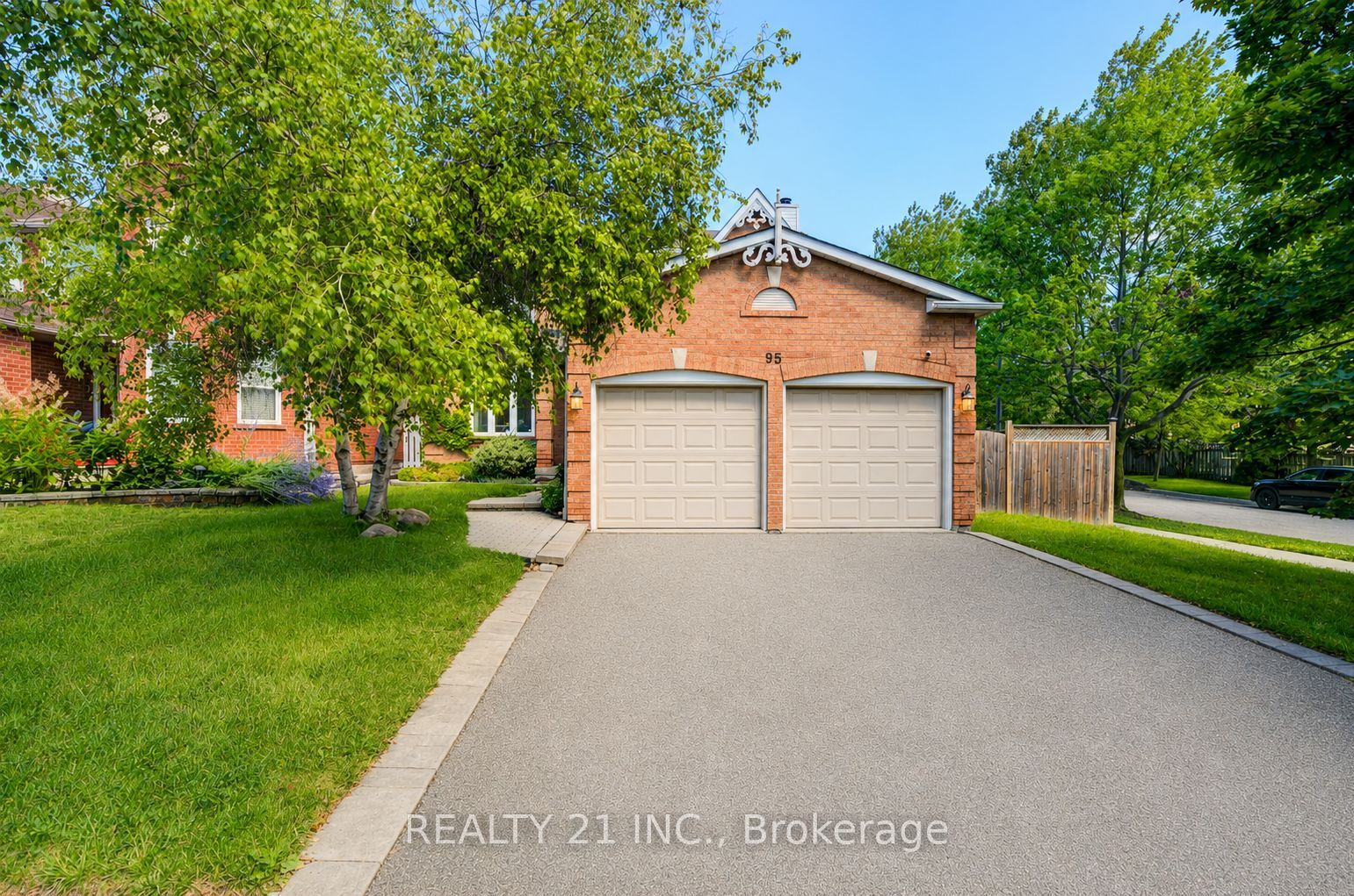 95 Hearne Crescent Property Photo 1