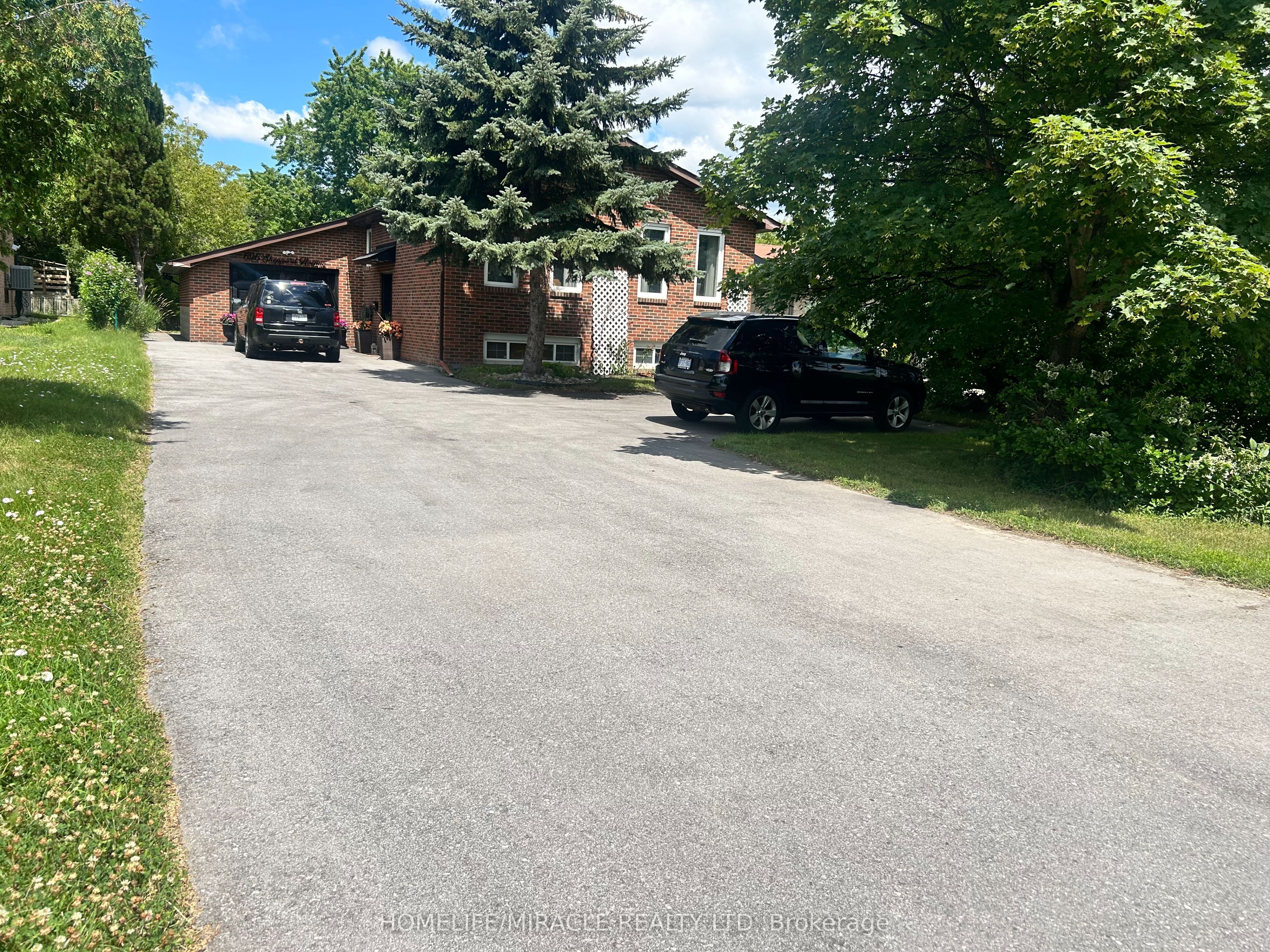 696 Sheppard Avenue Property Photo 2