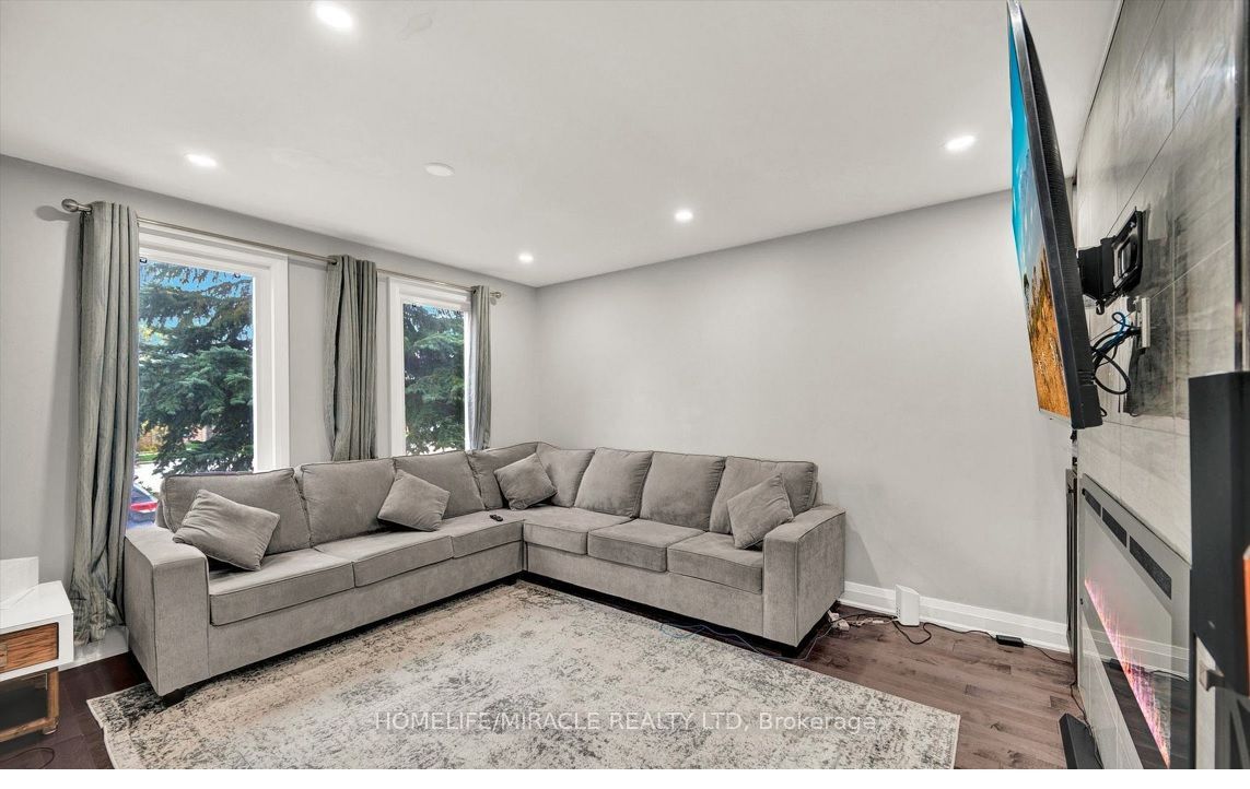 696 Sheppard Avenue Property Photo 5