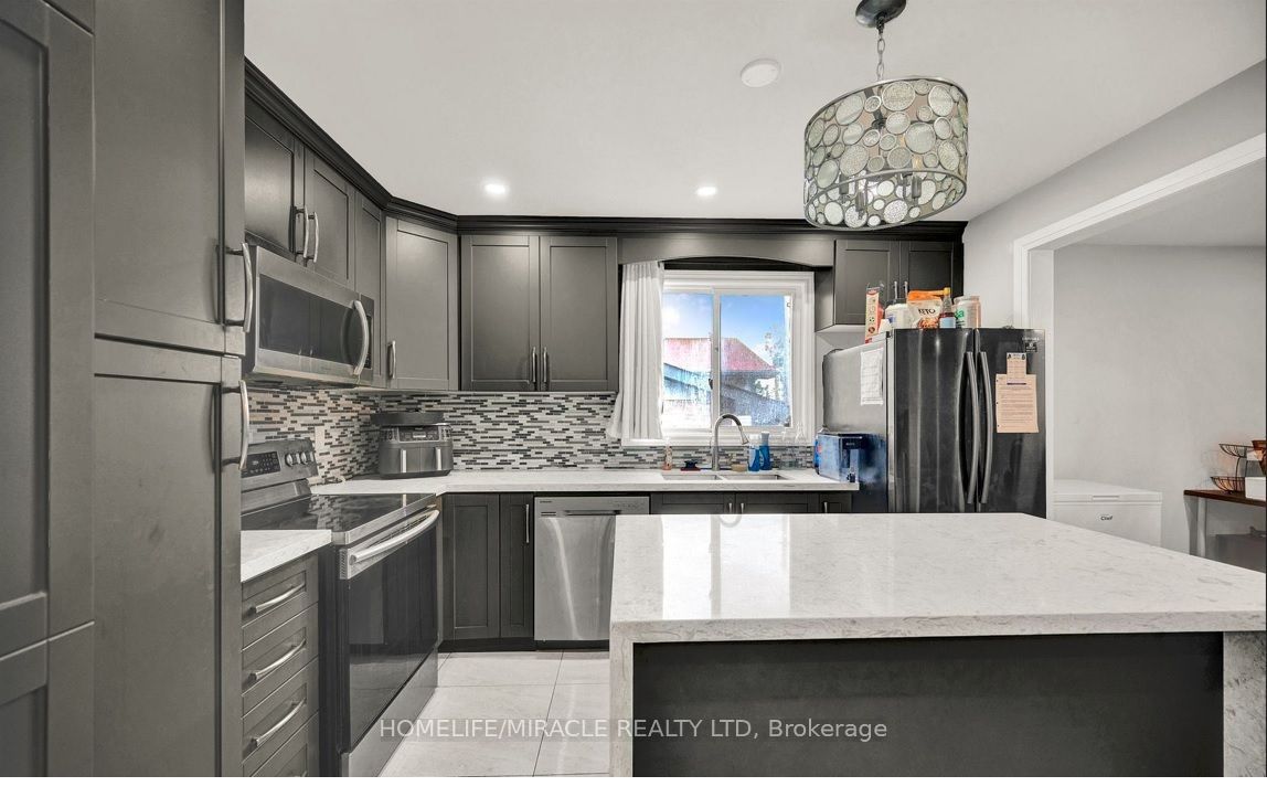 696 Sheppard Avenue Property Photo 10