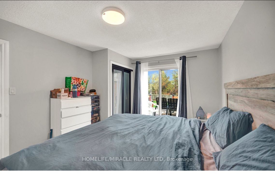 696 Sheppard Avenue Property Photo 14