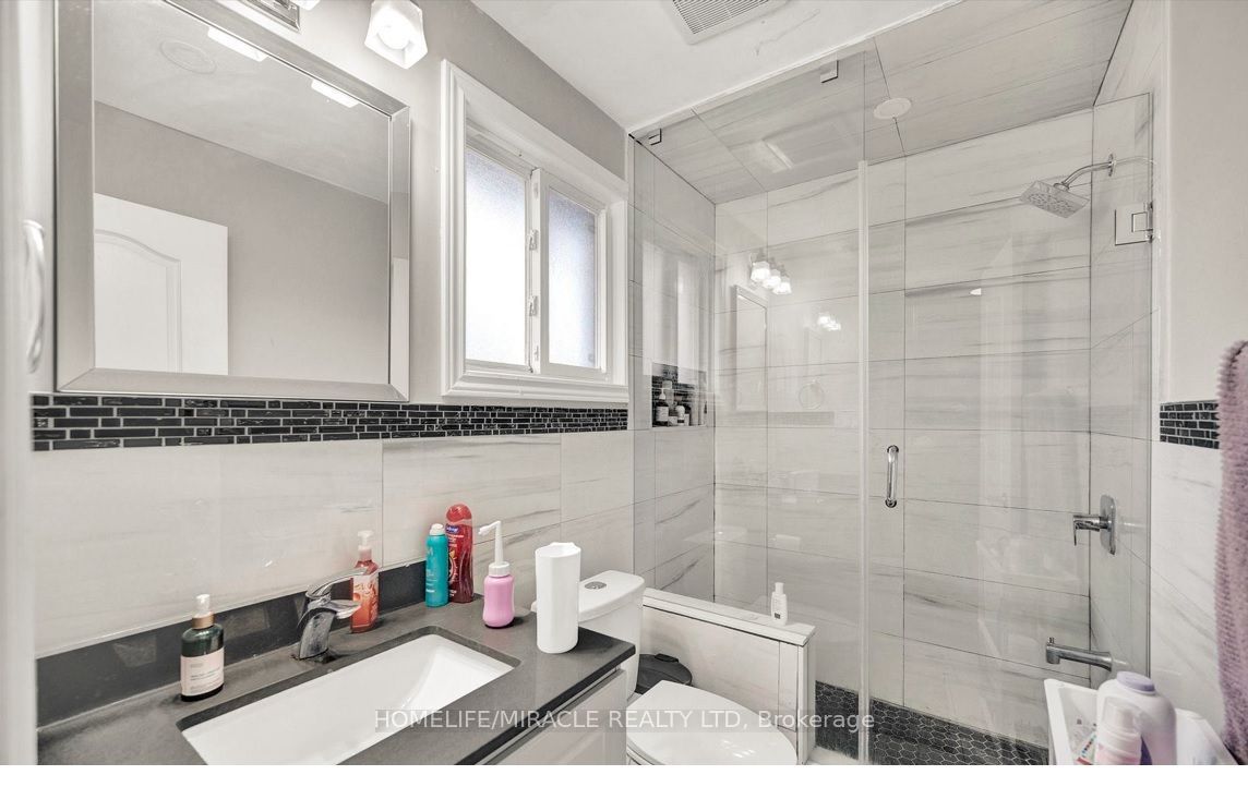 696 Sheppard Avenue Property Photo 15