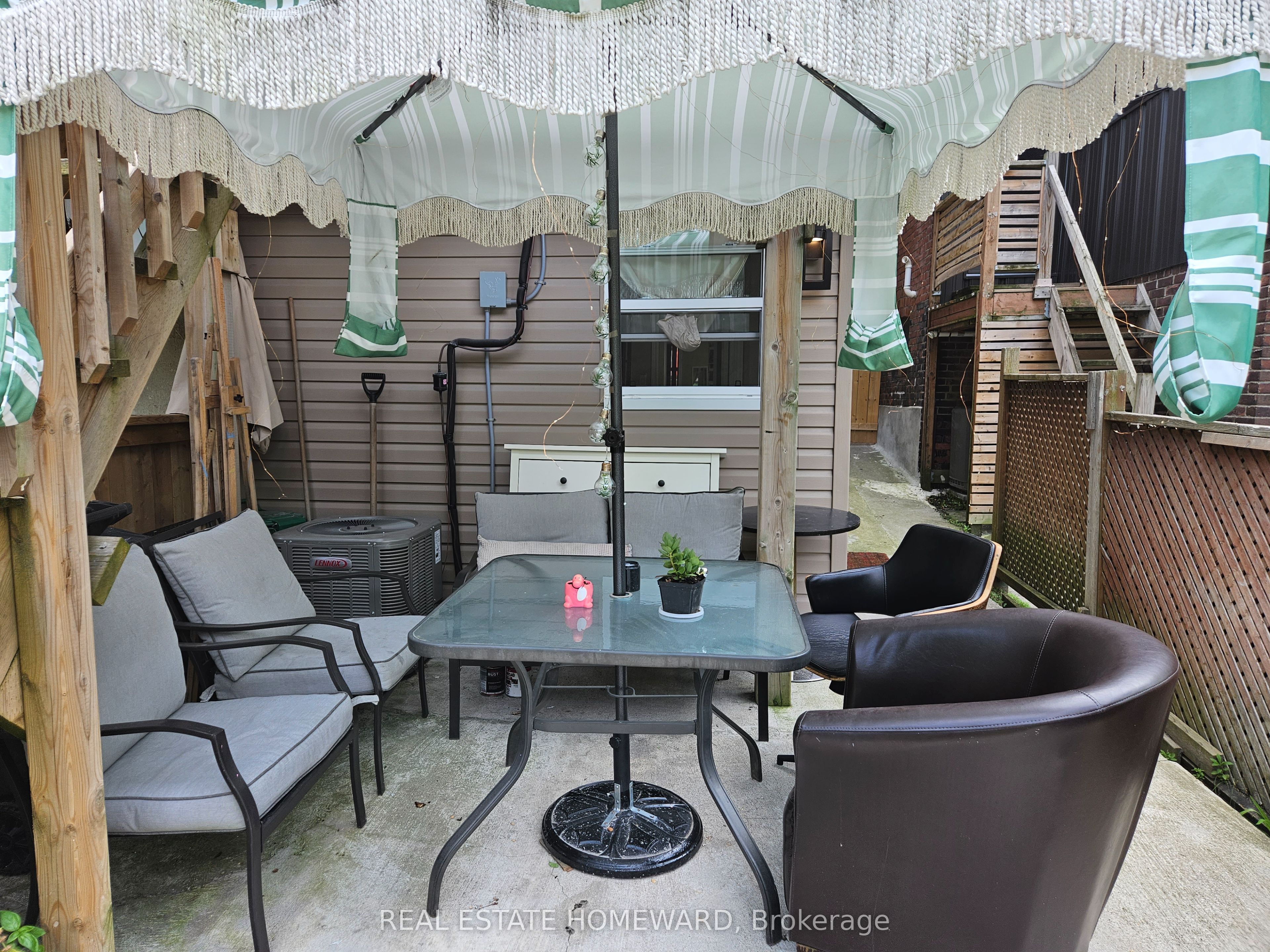 141 Coxwell Avenue Lower Property Photo 11