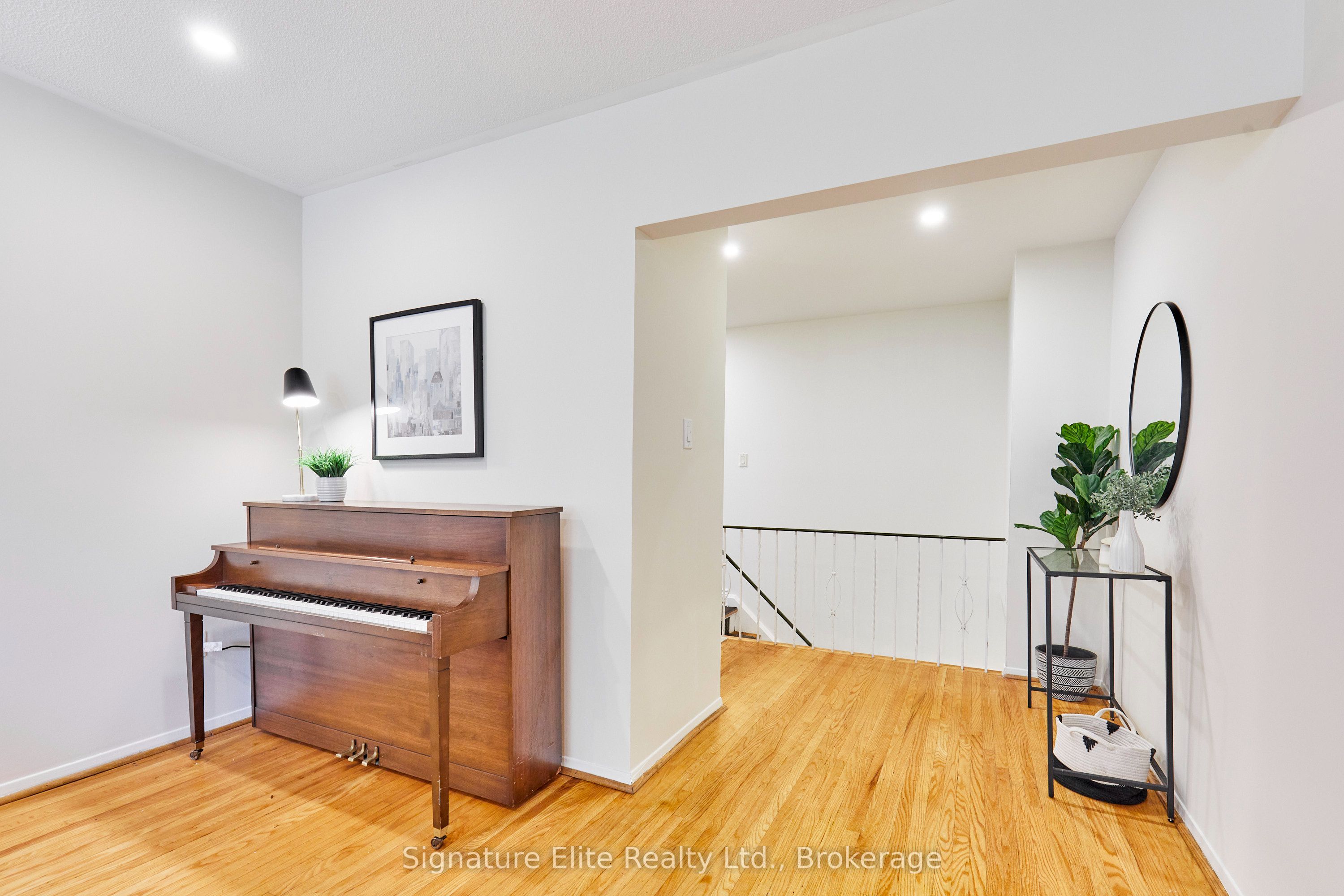 65 Merkley Square Property Photo 12