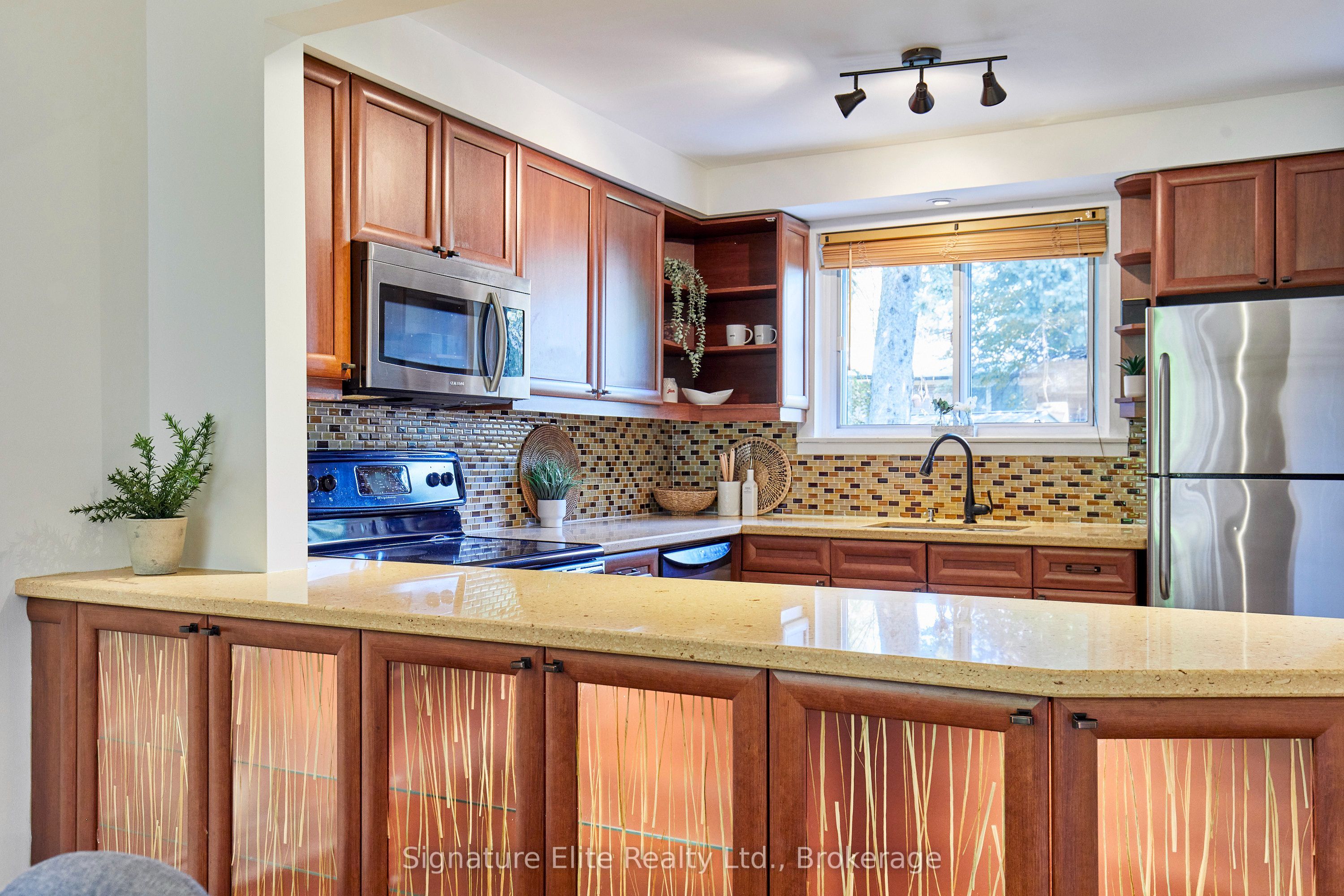 65 Merkley Square Property Photo 15