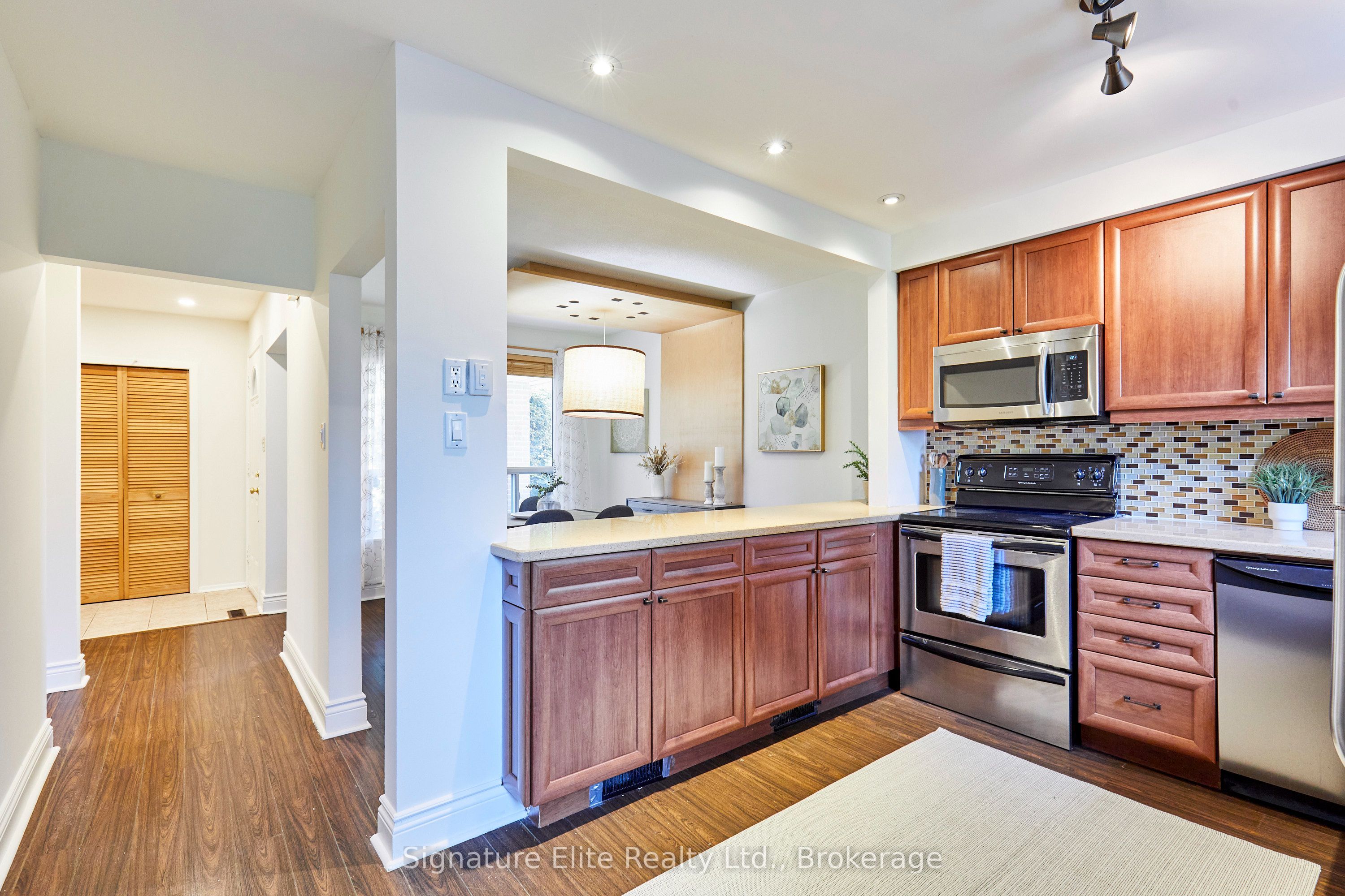 65 Merkley Square Property Photo 17
