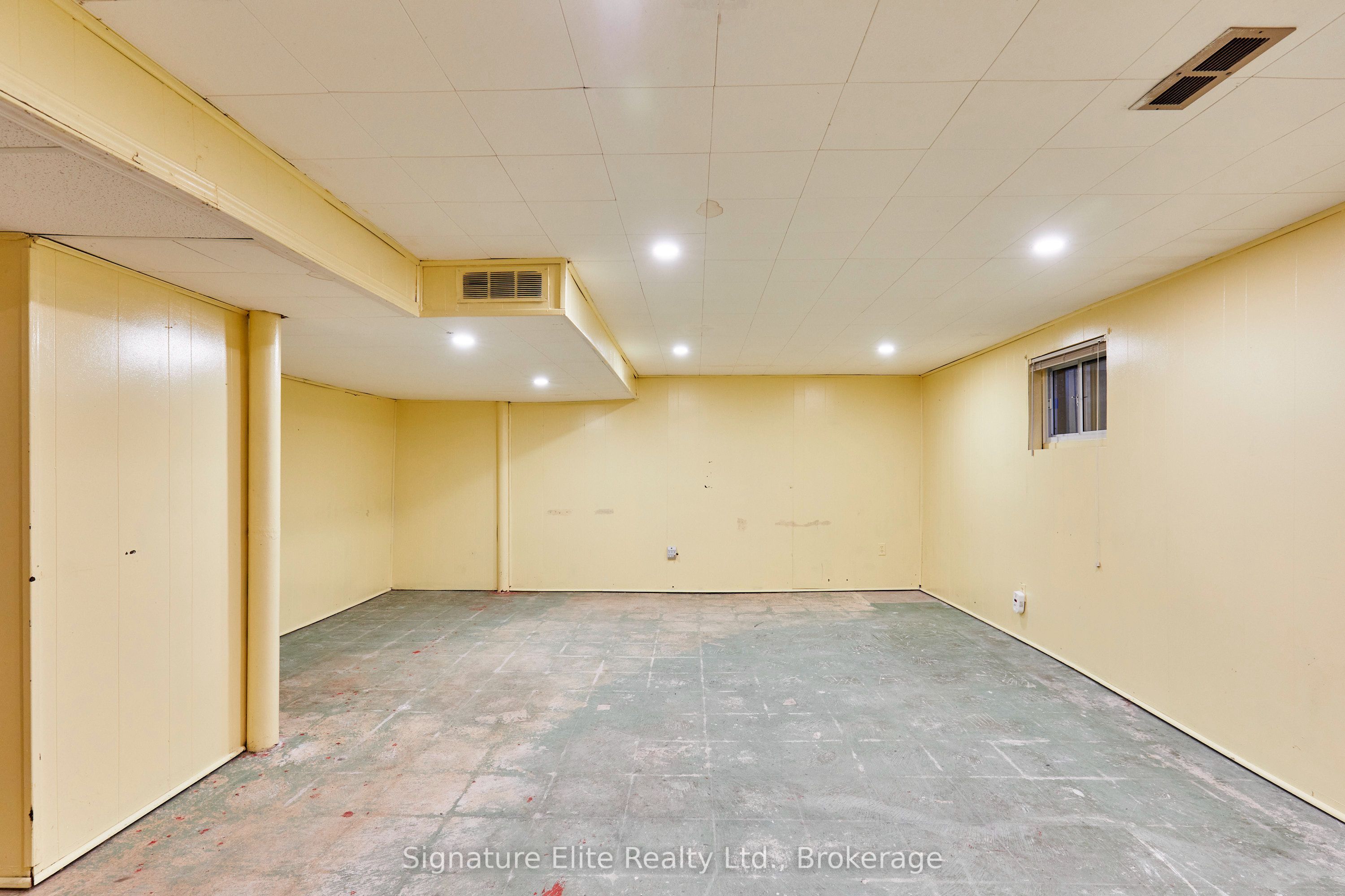 65 Merkley Square Property Photo 31