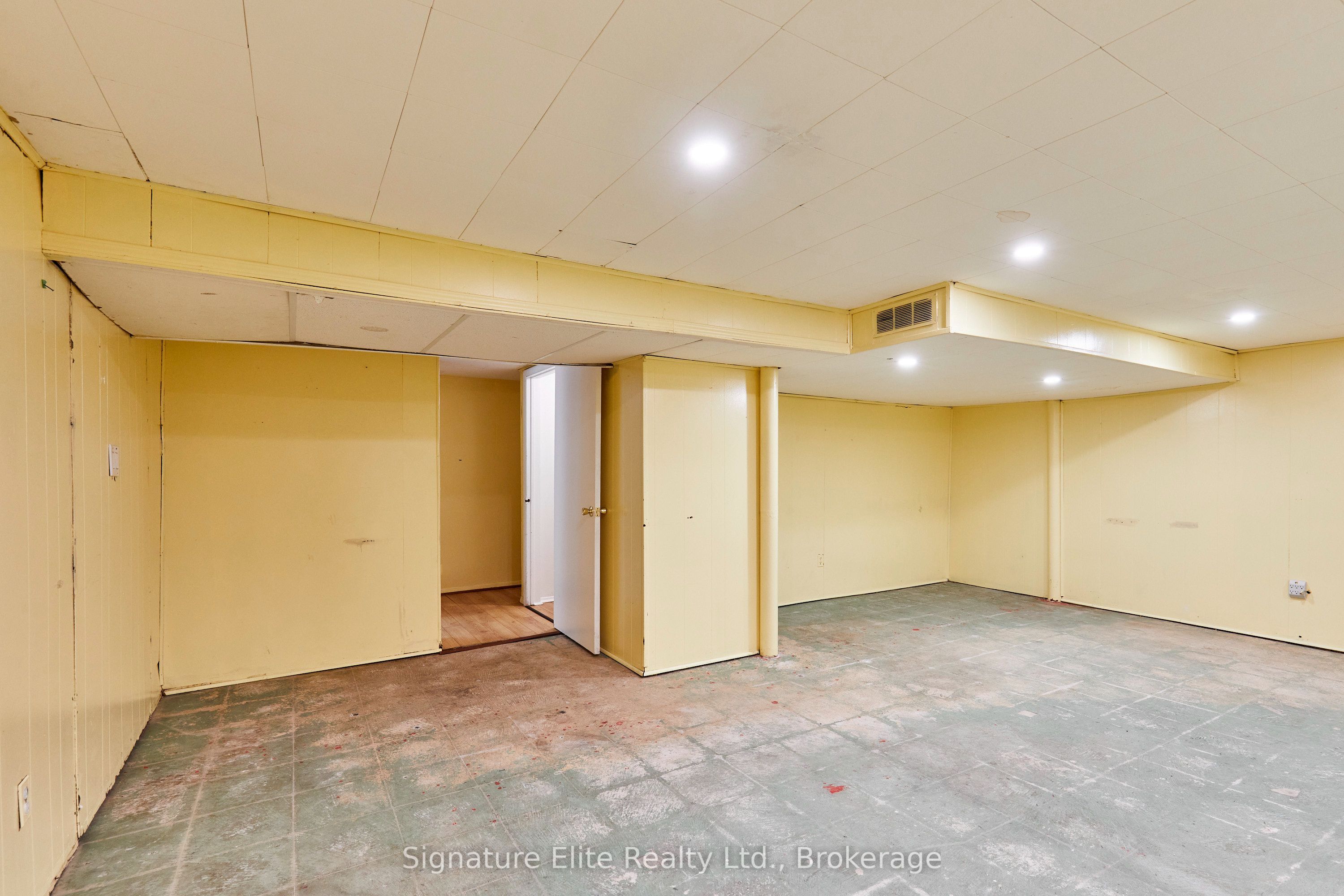 65 Merkley Square Property Photo 33