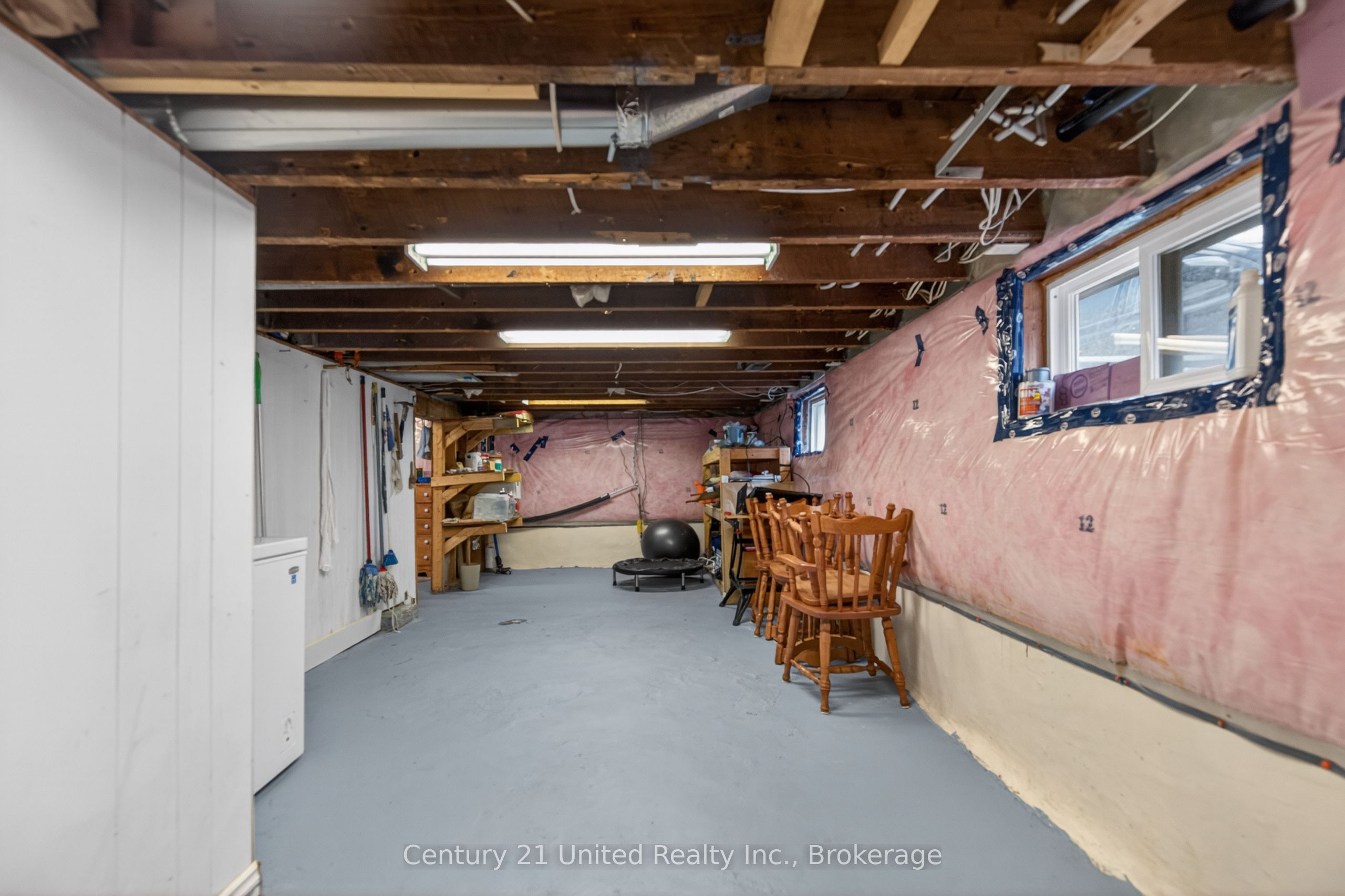 810 Byron Street S Property Photo 33