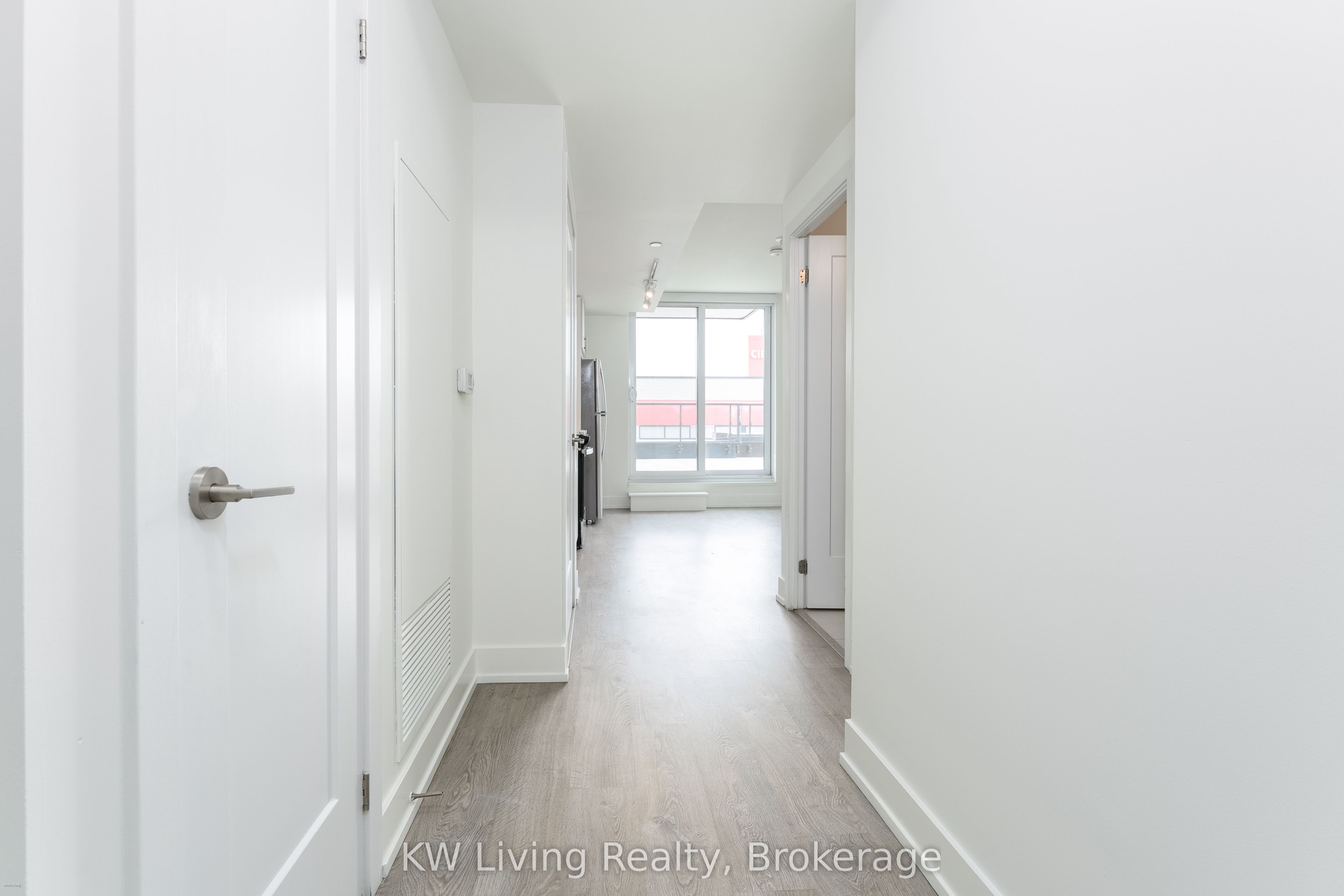 2550 Simcoe Street N 207 Property Photo 2