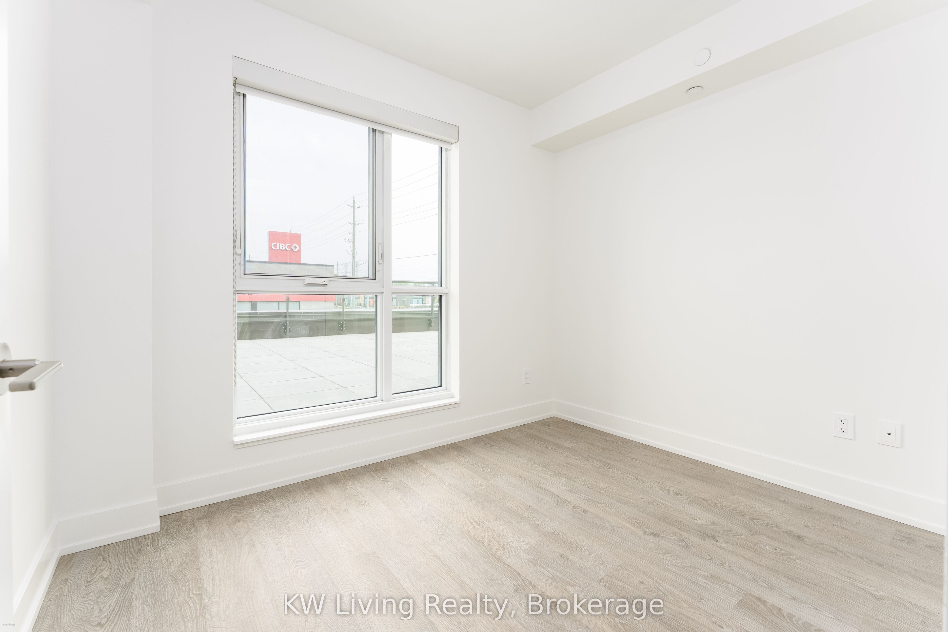 2550 Simcoe Street N 207 Property Photo 6