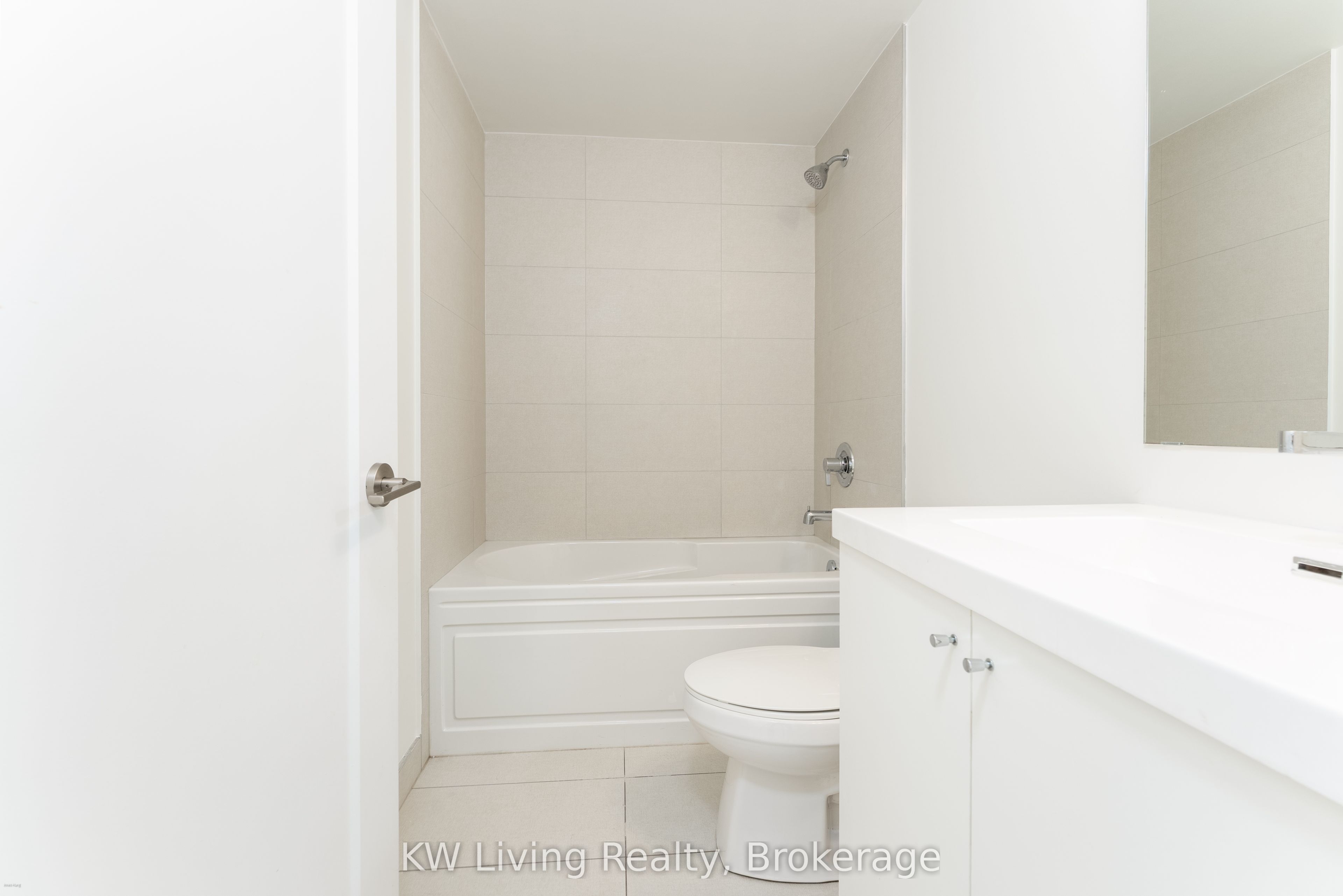 2550 Simcoe Street N 207 Property Photo 9