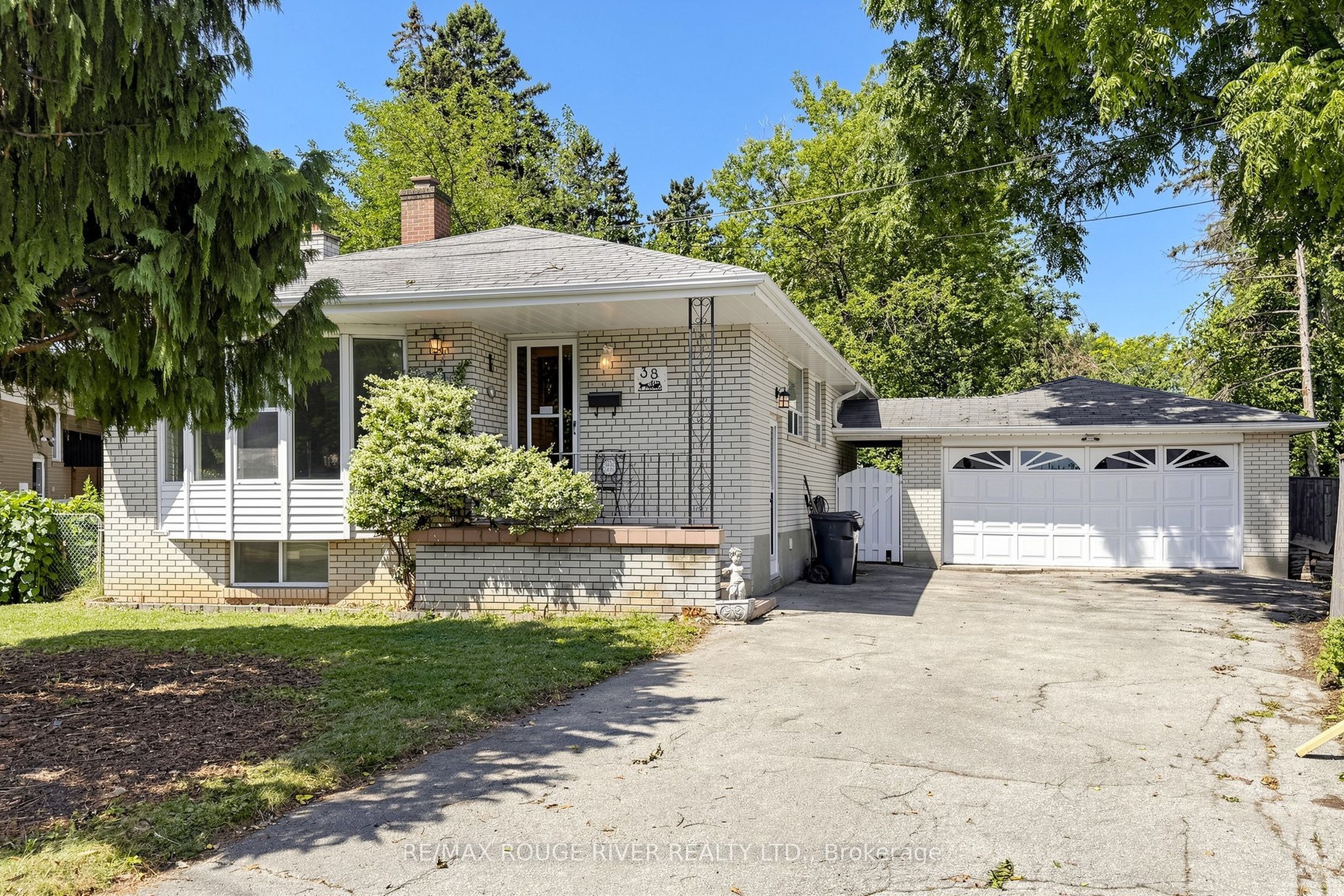 38 Lombardy Crescent Property Photo 3