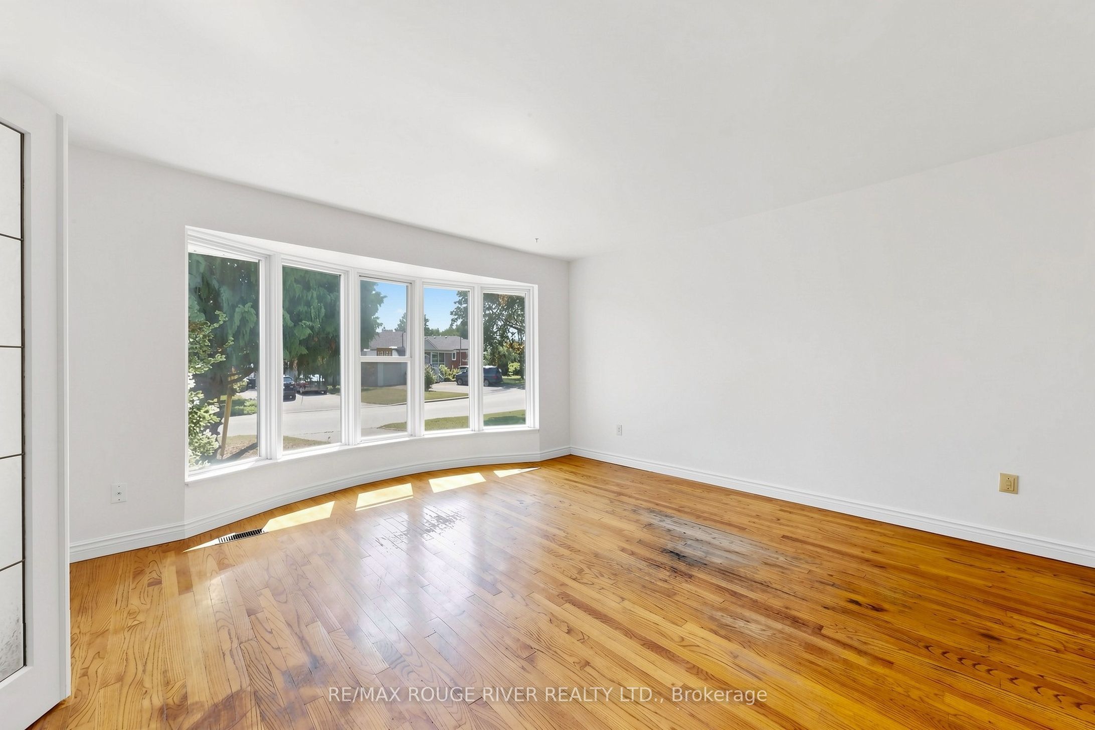 38 Lombardy Crescent Property Photo 4