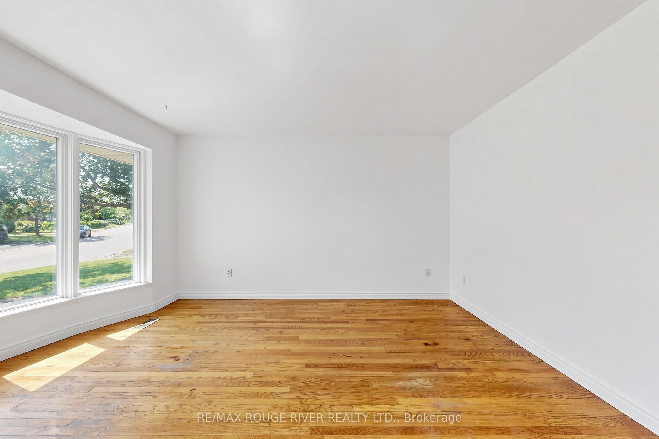 38 Lombardy Crescent Property Photo 7