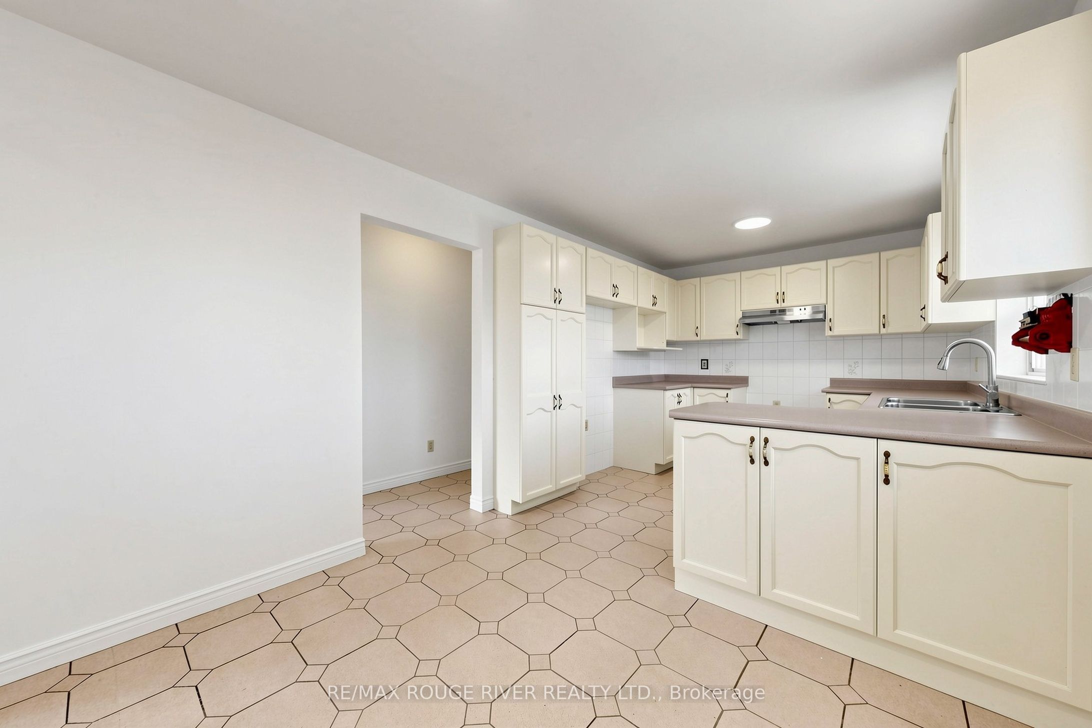 38 Lombardy Crescent Property Photo 9