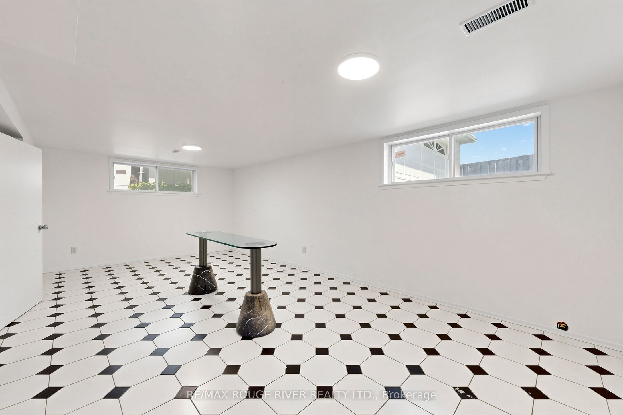 38 Lombardy Crescent Property Photo 29