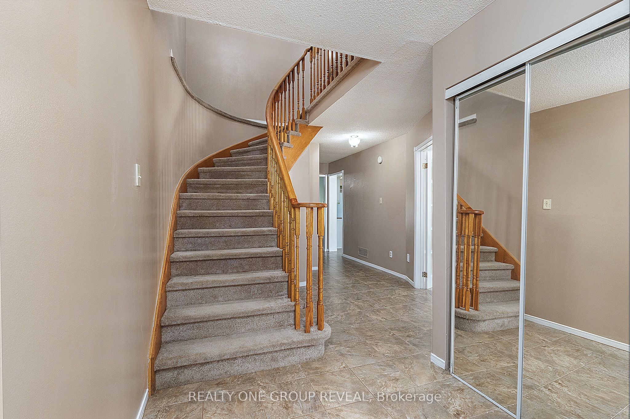 4 Stanford Crescent Property Photo 3