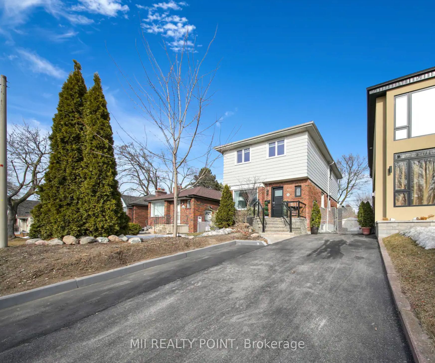 49 Manderley Drive Main Property Photo 1