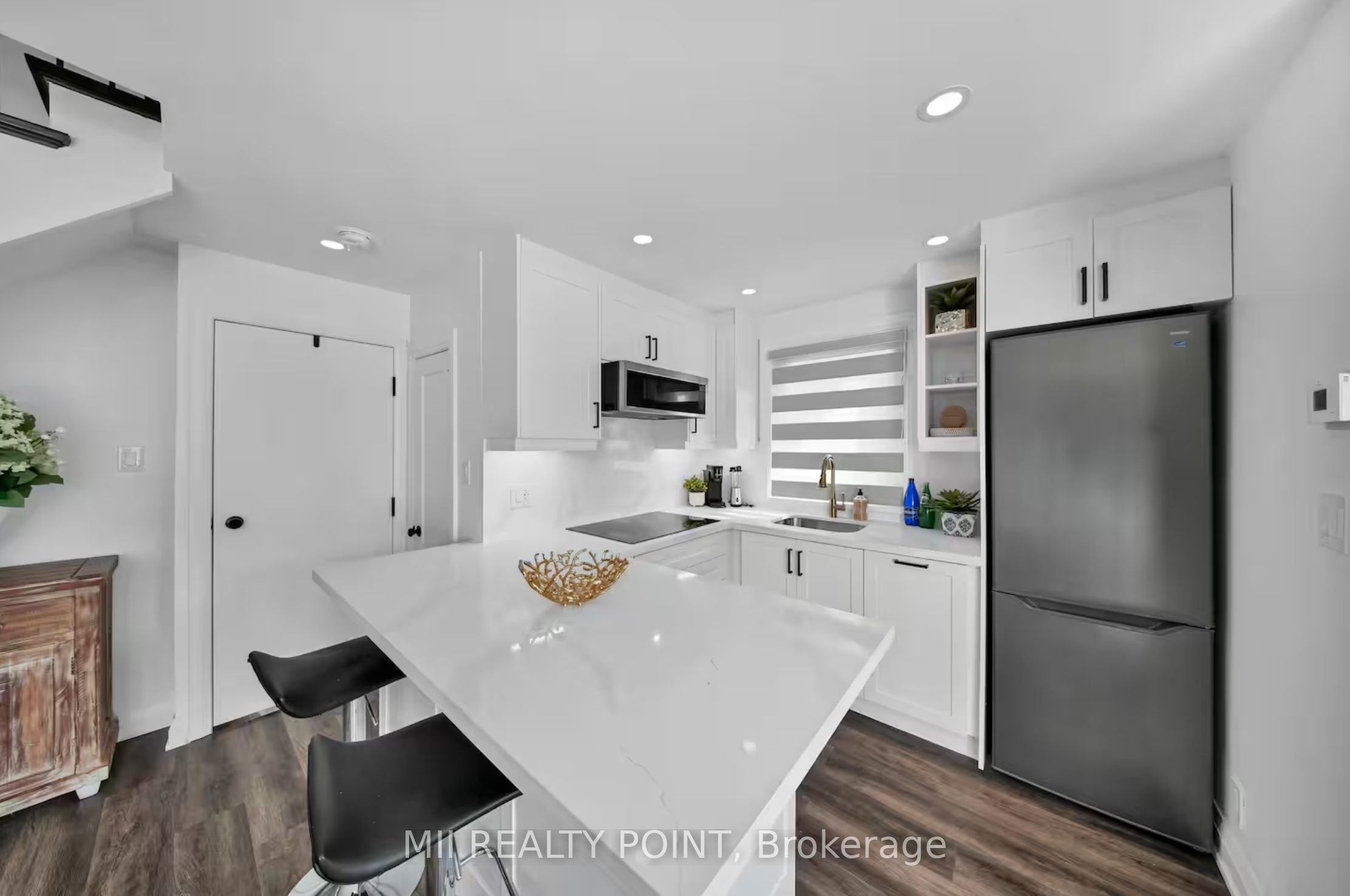 49 Manderley Drive Main Property Photo 5