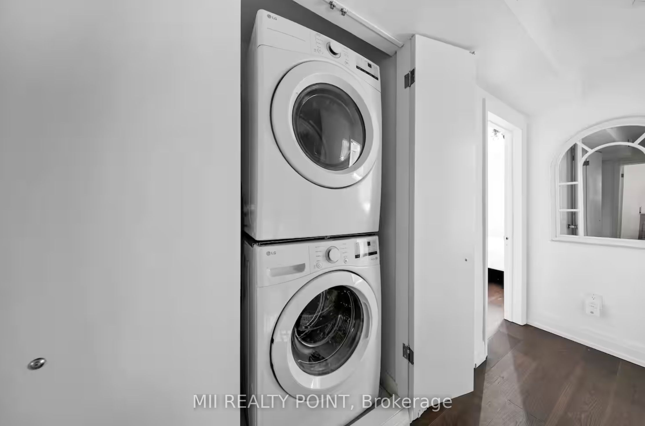 49 Manderley Drive Main Property Photo 11