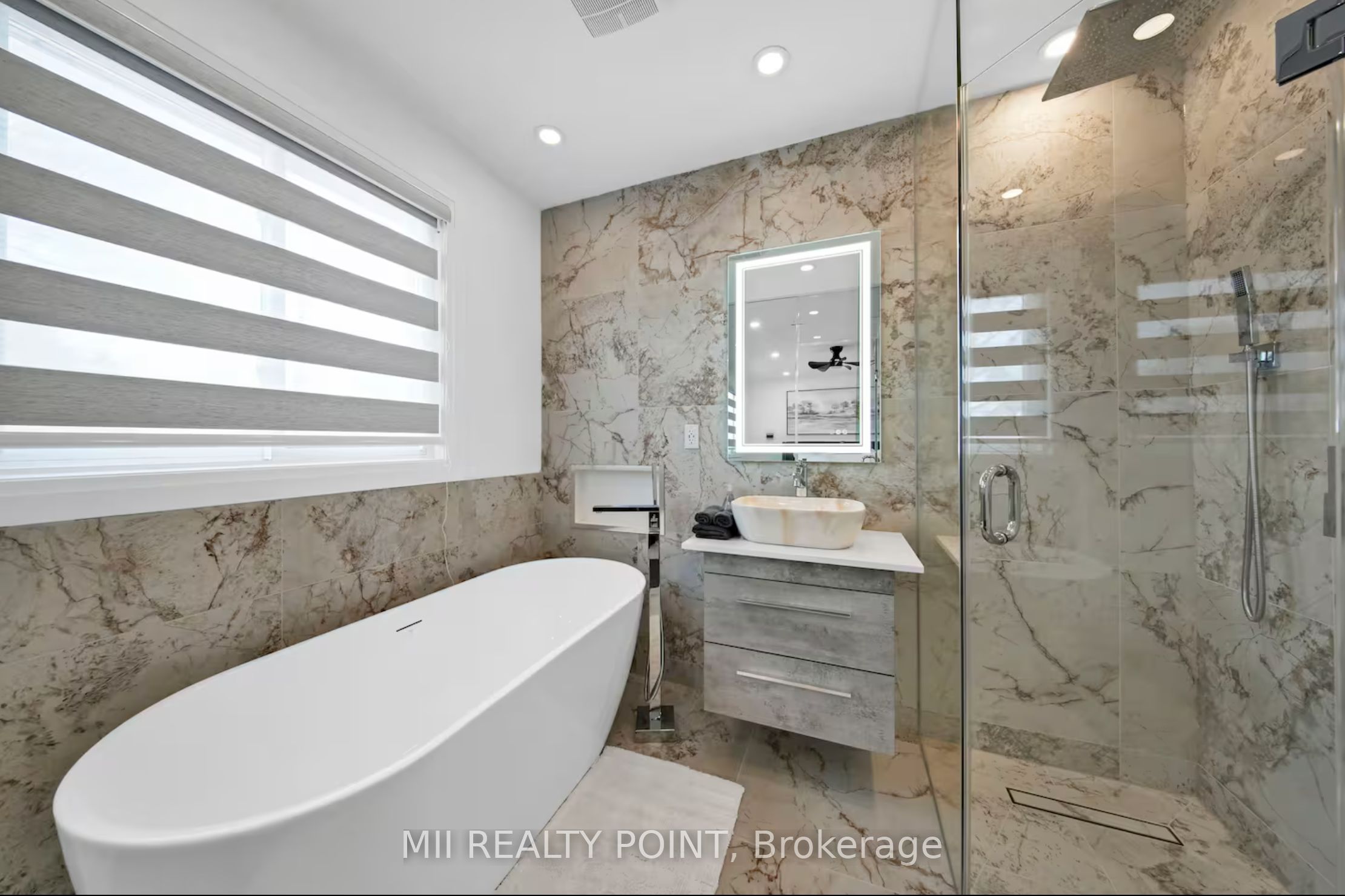 49 Manderley Drive Main Property Photo 16