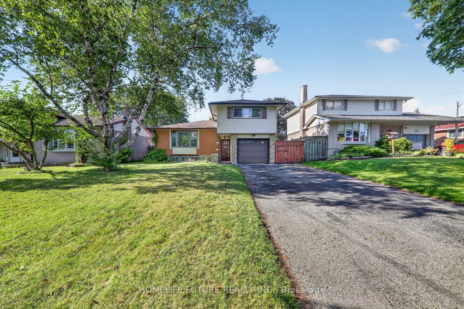 163 Labrador Drive Property Photo 3