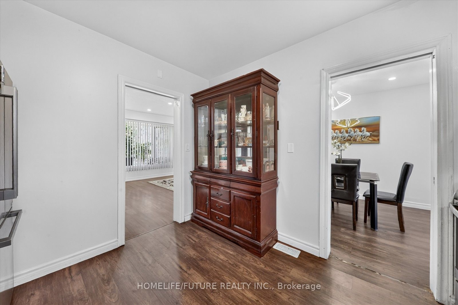 163 Labrador Drive Property Photo 10