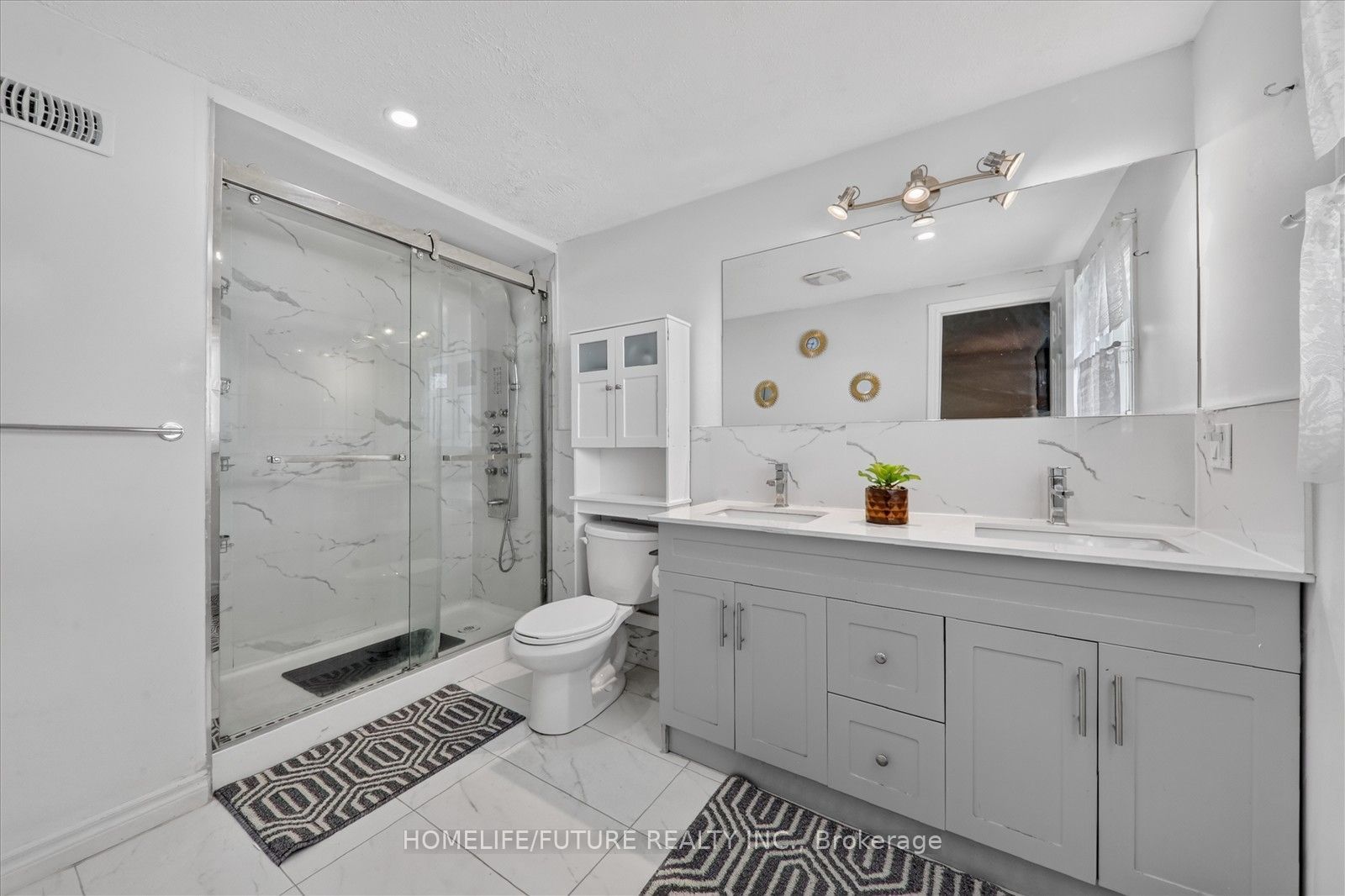 163 Labrador Drive Property Photo 21