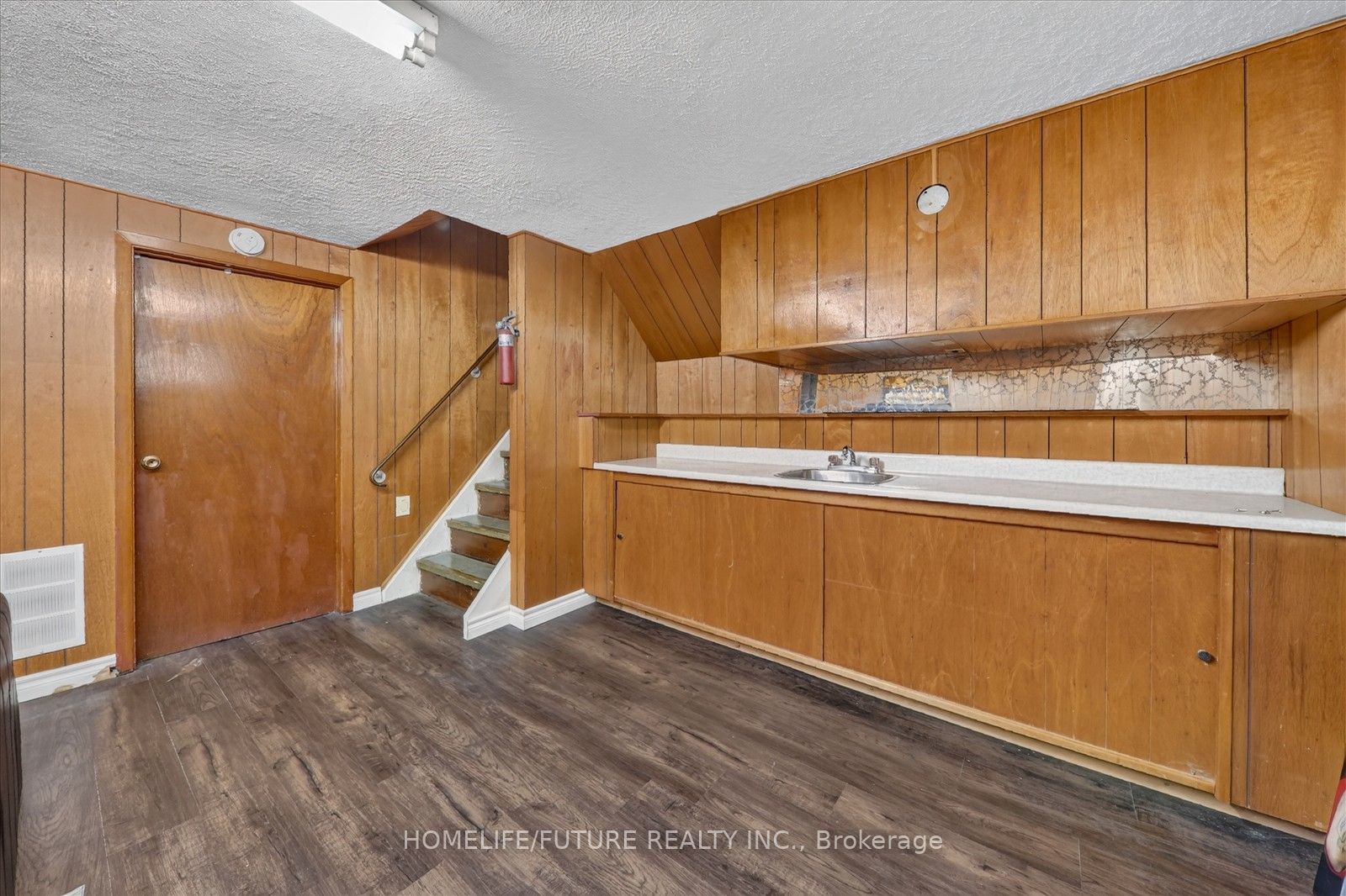 163 Labrador Drive Property Photo 22