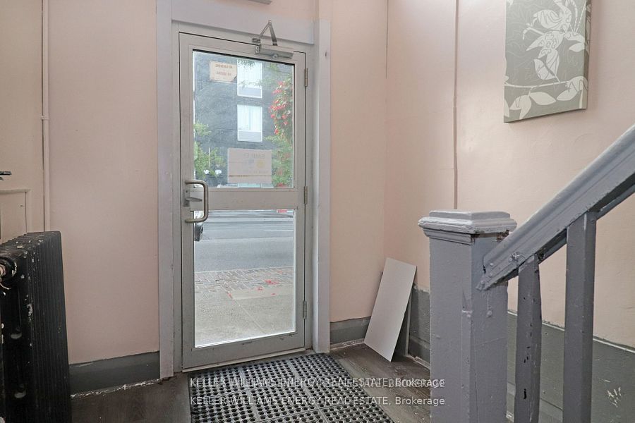 84 Simcoe Street N 1 Property Photo 2