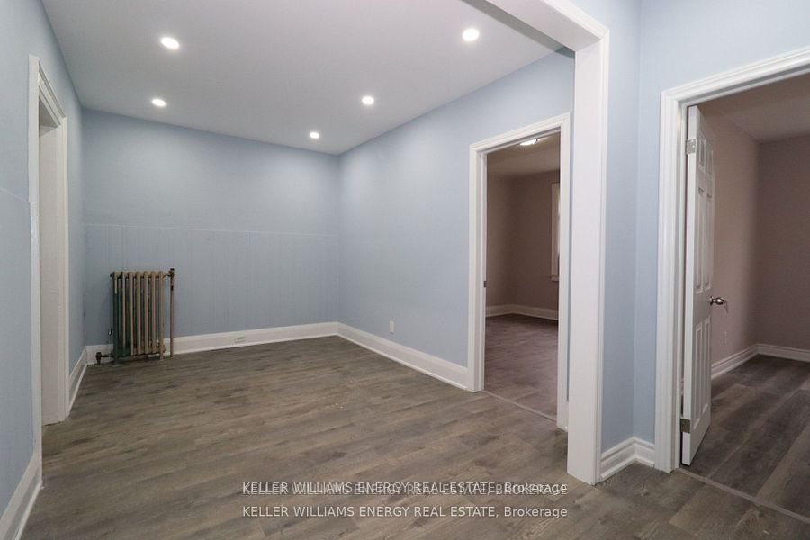 84 Simcoe Street N 1 Property Photo 6