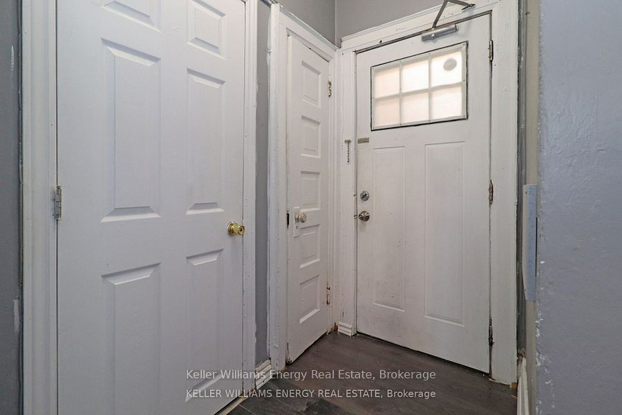84 Simcoe Street N 1 Property Photo 7