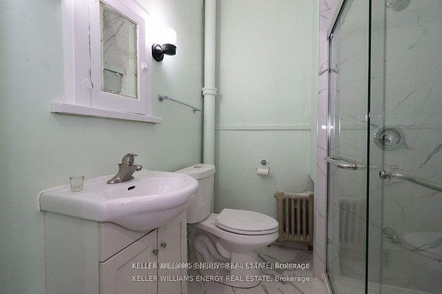 84 Simcoe Street N 1 Property Photo 10