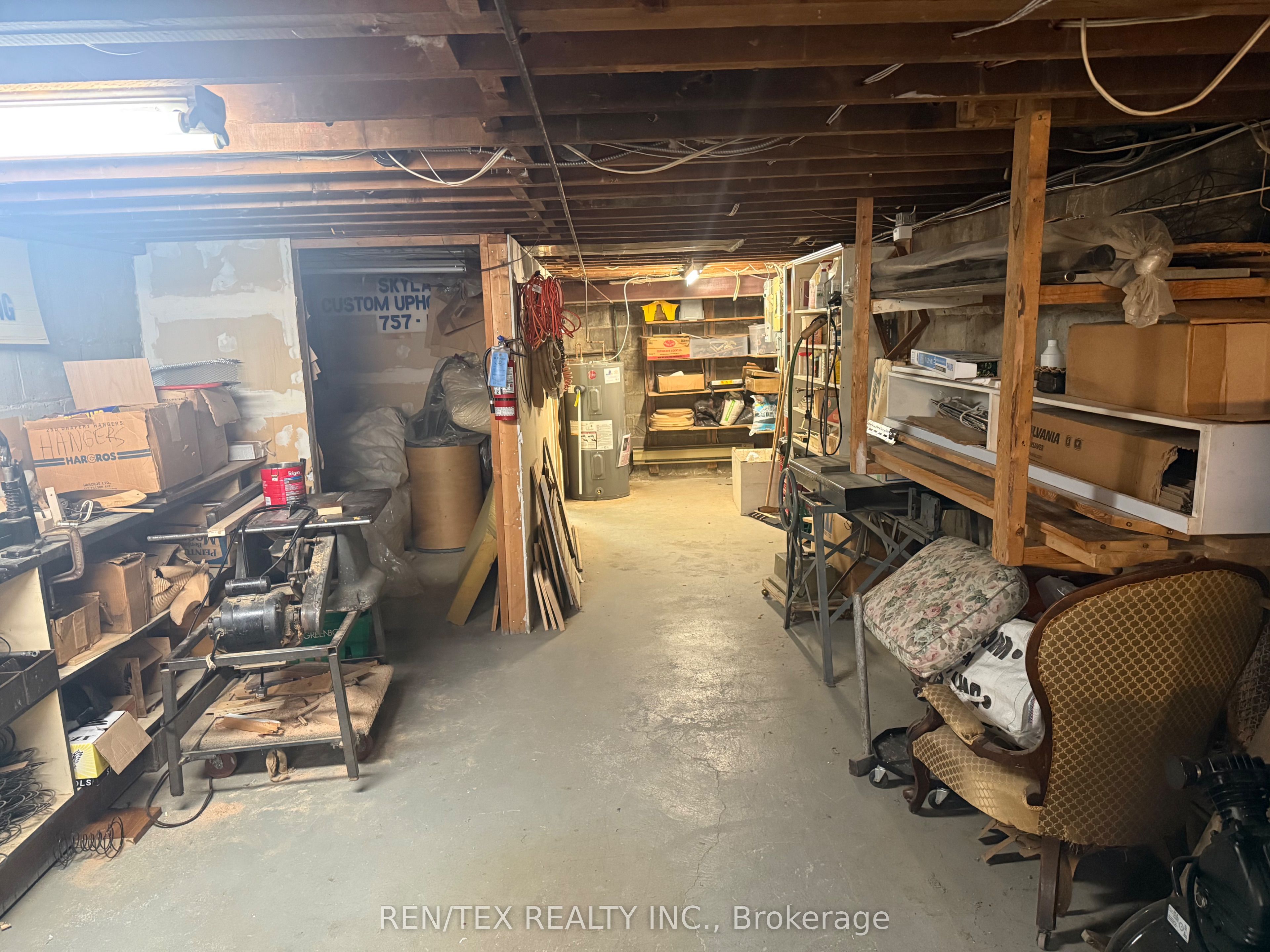 875 O'connor Drive E Property Photo 6