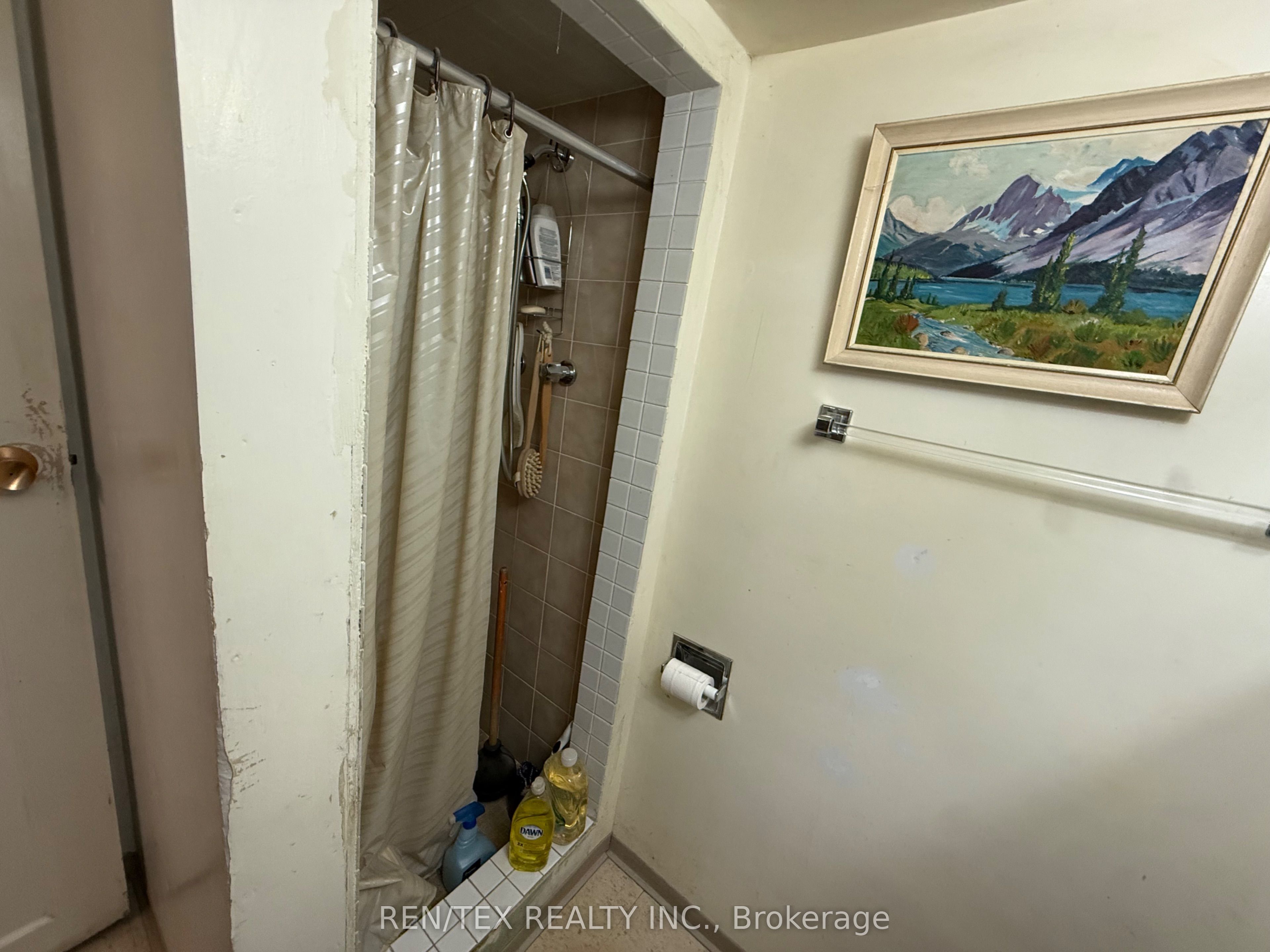 875 O'connor Drive E Property Photo 7