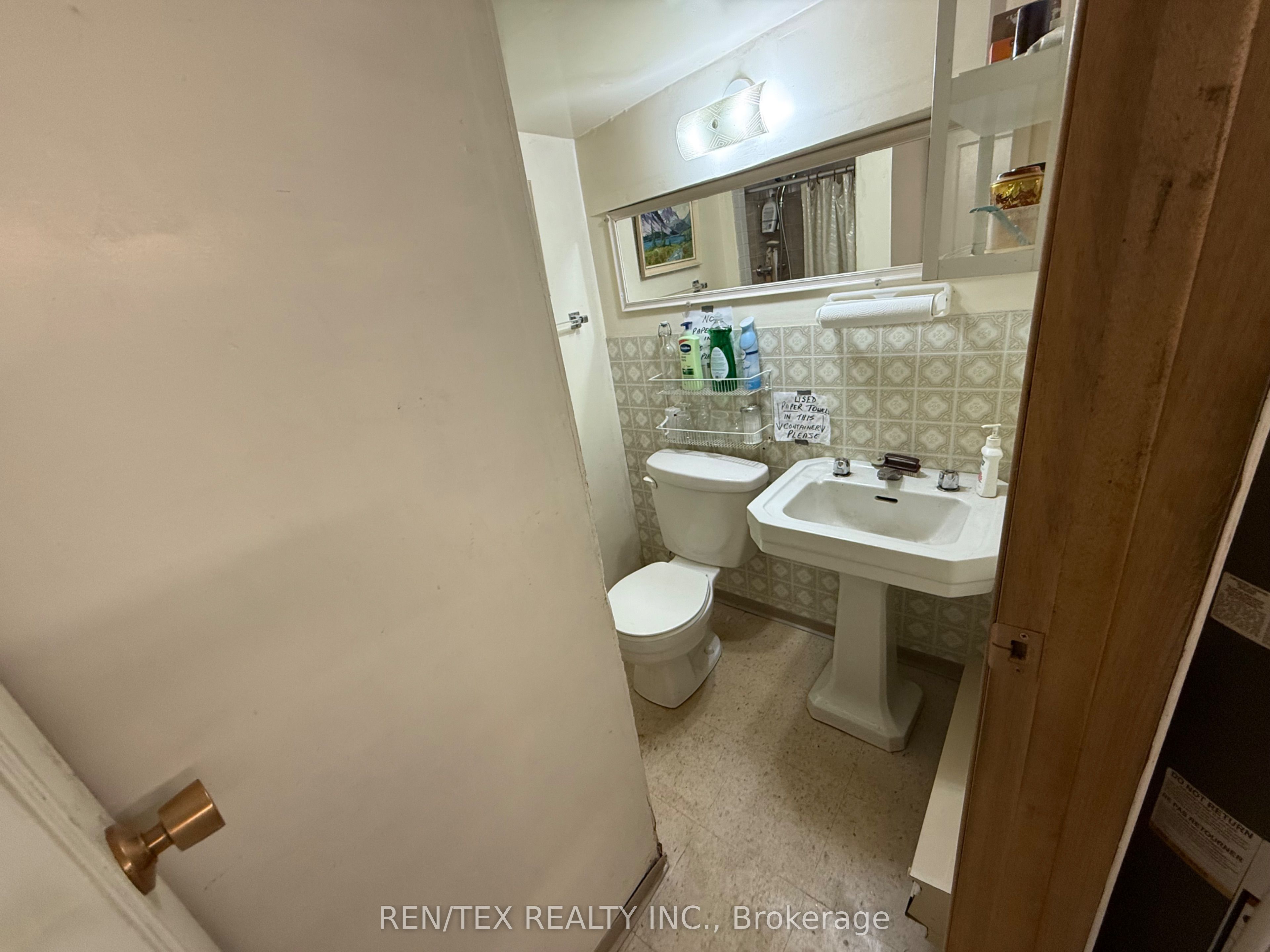875 O'connor Drive E Property Photo 8