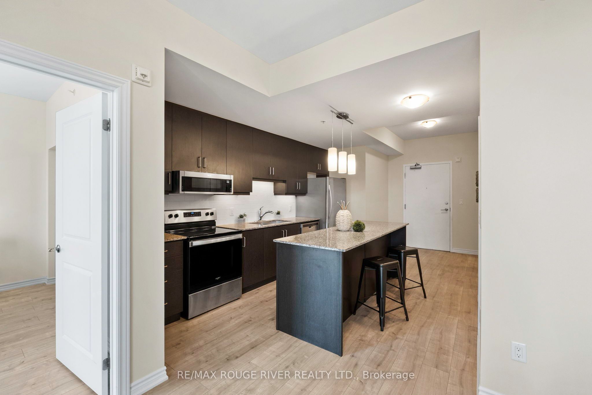 109 King Avenue E 607 Property Photo 14
