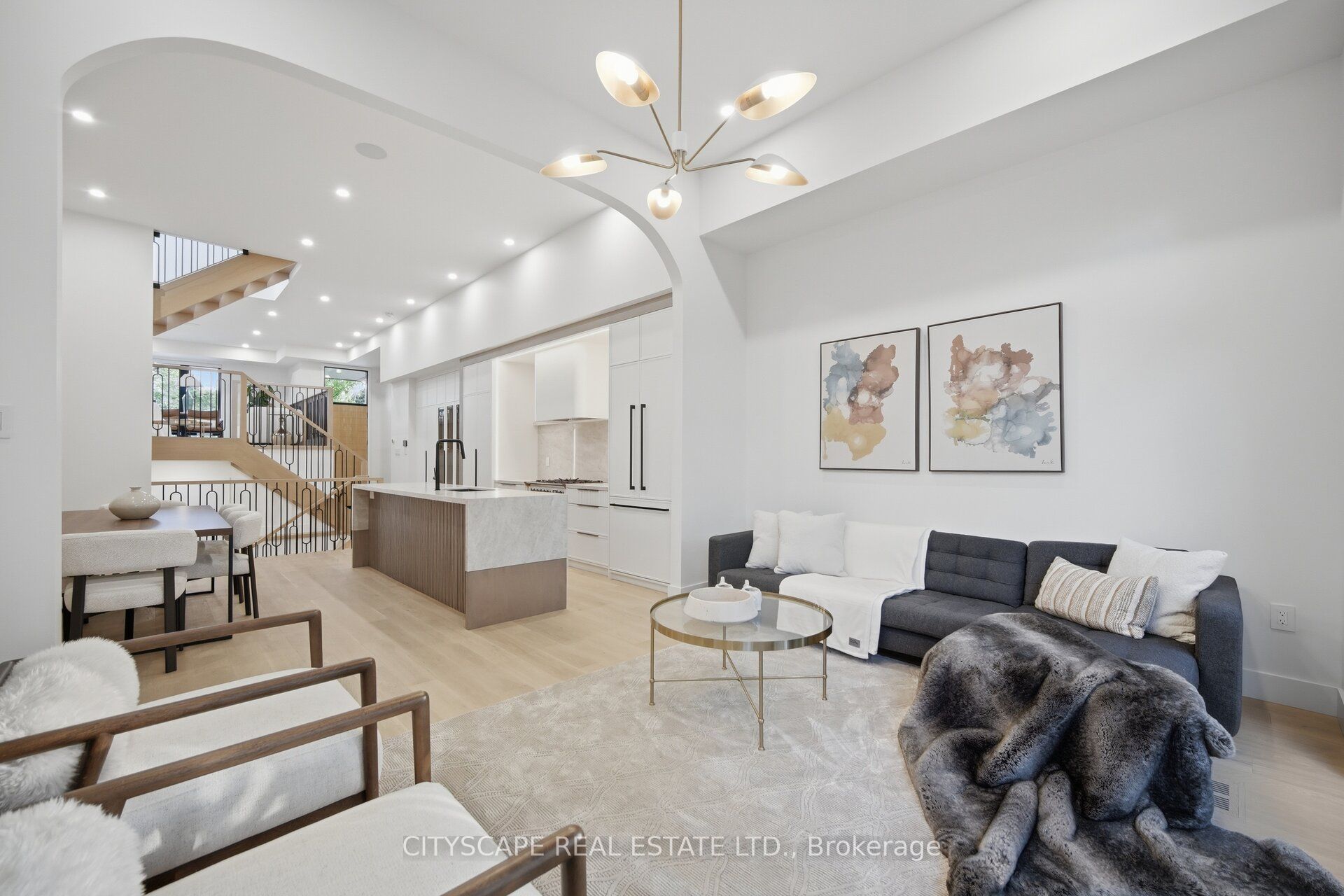 10a Holmstead Avenue Property Photo 3